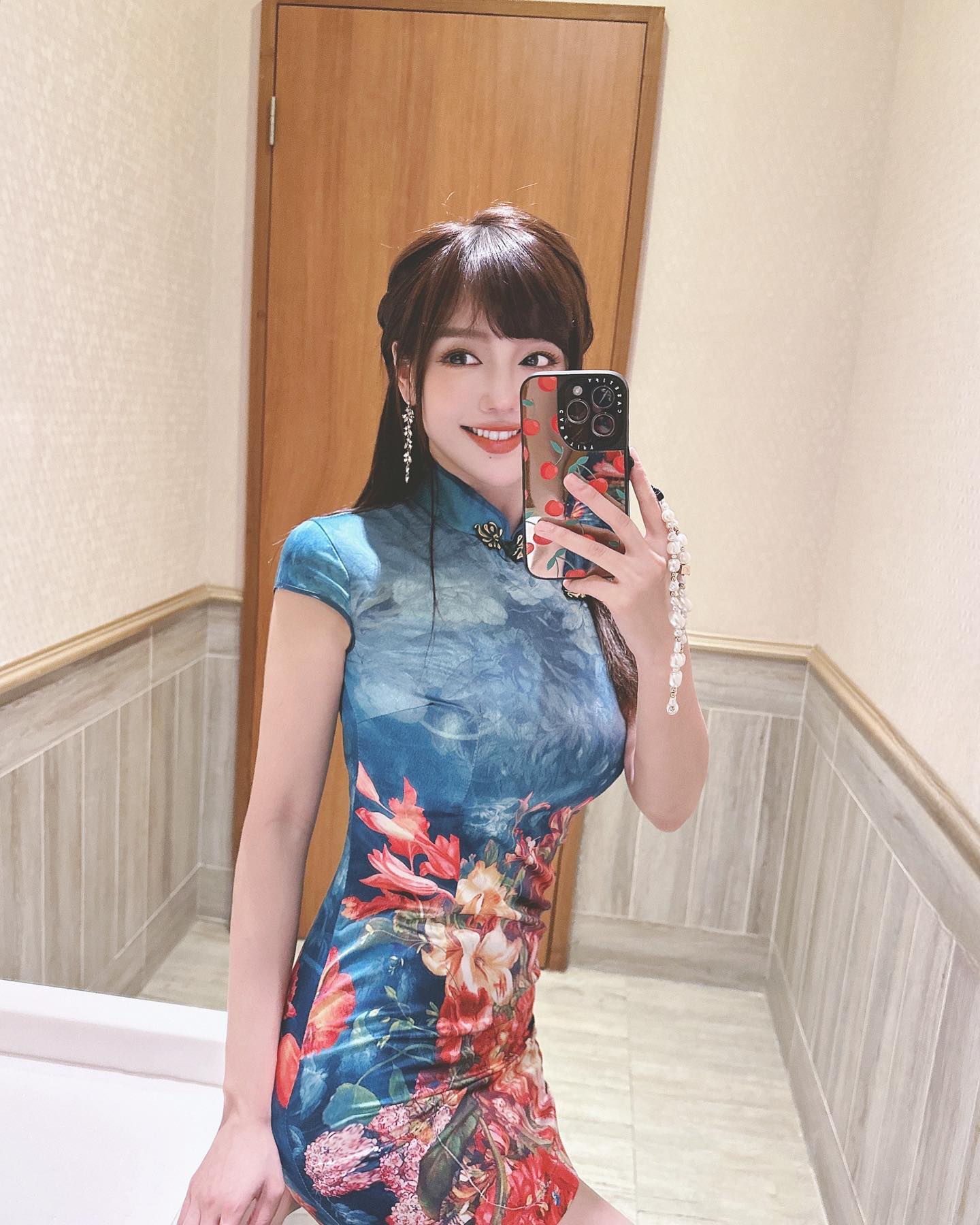 氣質女孩「丘涵」暗藏姣好身材 可甜可性感魅力無窮-第1章-图片2