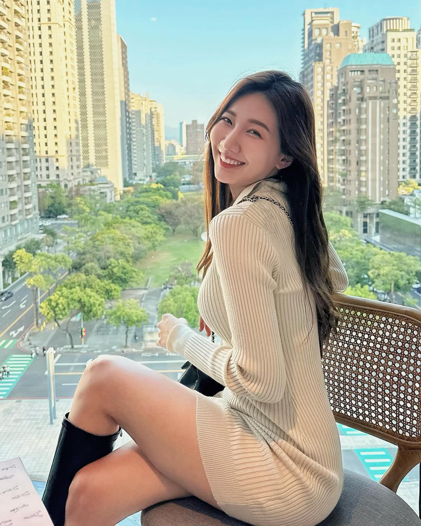 球場女神「游游Mita」天使臉蛋+魔鬼身材散發極致的誘惑-第1章-图片2