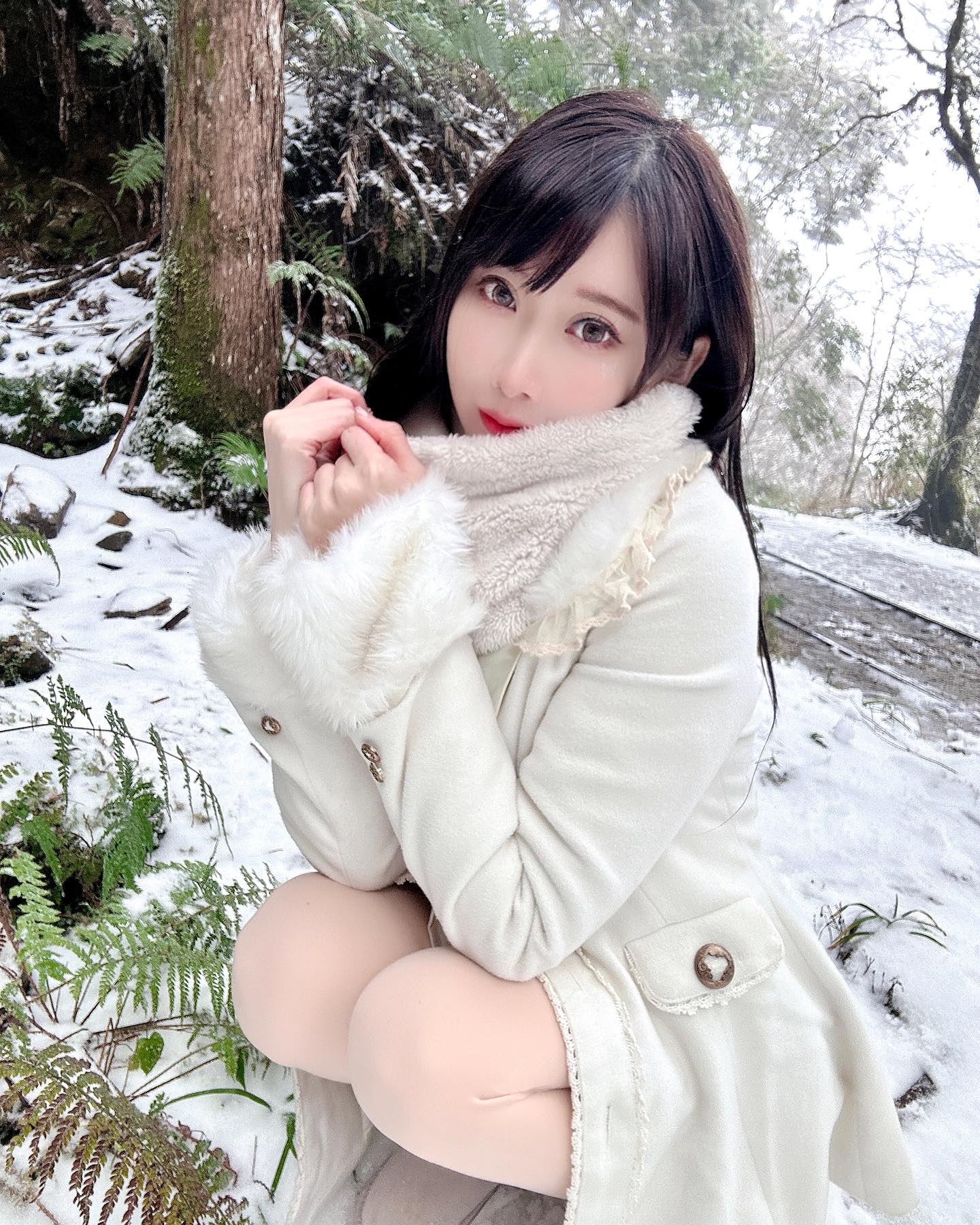 正妹「采衣」視覺衝擊讓人腿軟站不住 身材弧度完美-第1章-图片2