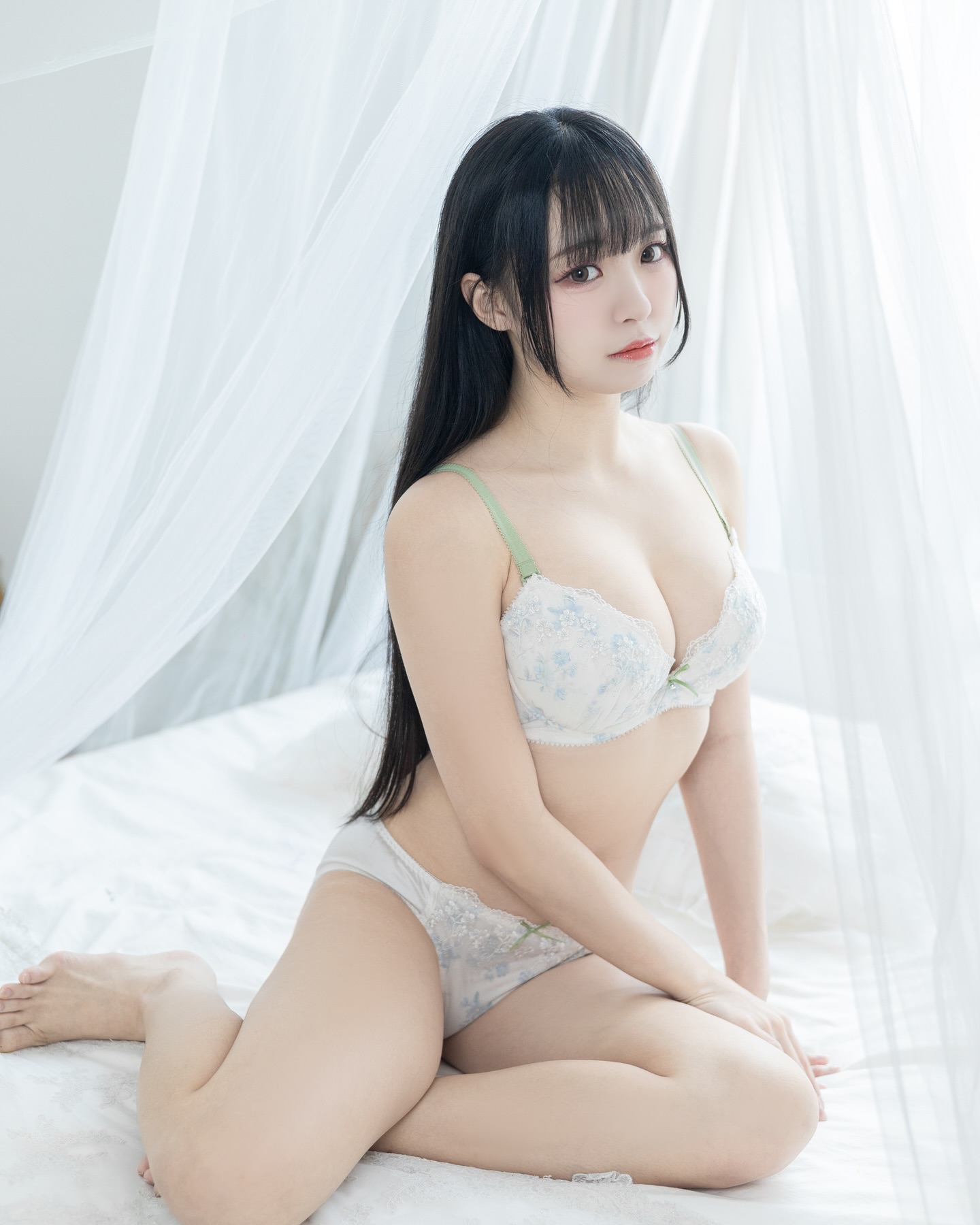 火辣小惡魔「采采兒」渾圓飽滿身材極致完美-第1章-图片9