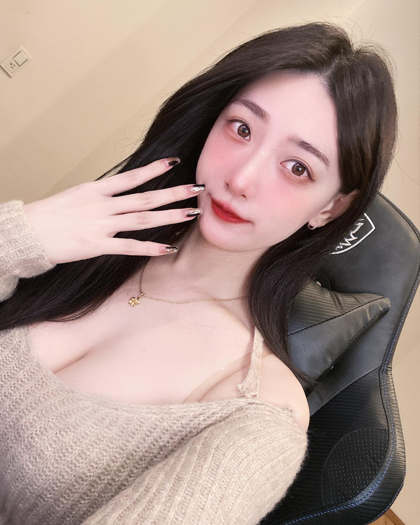 美女「歪歪」白皙Body超吸睛 網嗨炸我沒了！-第1章-图片3