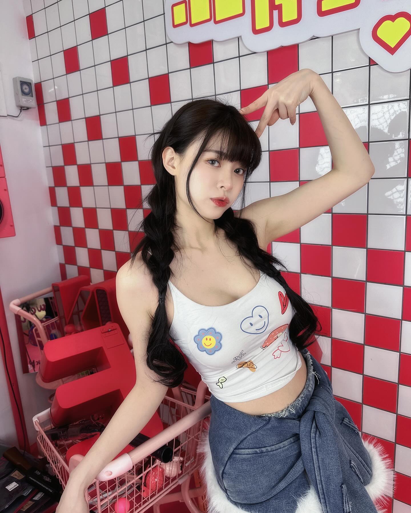 實況正妹「Vivi林芝衣」臉蛋魅惑太強大！身材更是有料-第1章-图片1