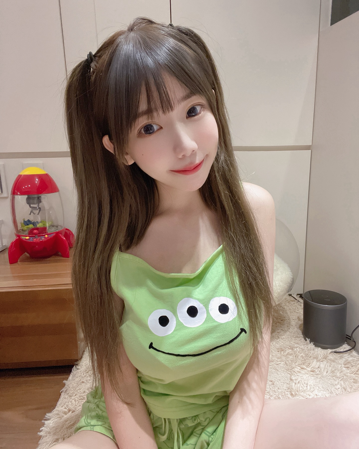 正妹「李允菲」白嫩小臉顏值超高 滿滿邪惡身材解放-第1章-图片3