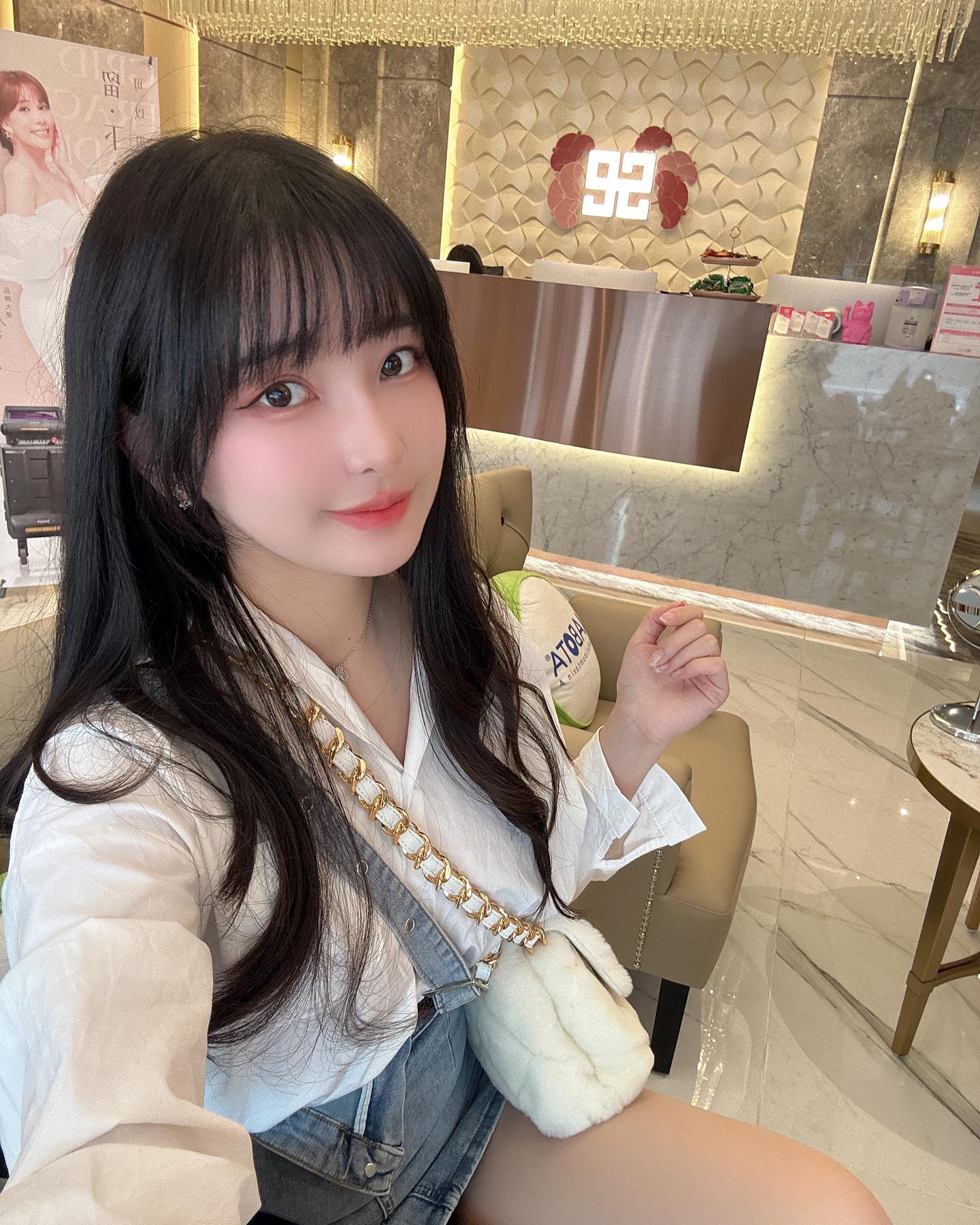 女神「依梨」魅惑電眼太撩人 身材更是火辣-第1章-图片10