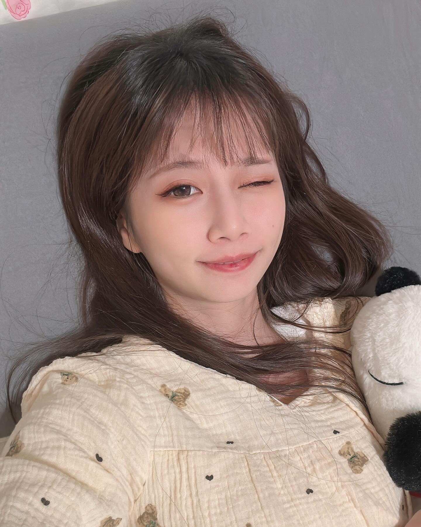 大眼正妹「Dolly朵莉」超撩人的撫媚姿態 強大誘惑力-第1章-图片2