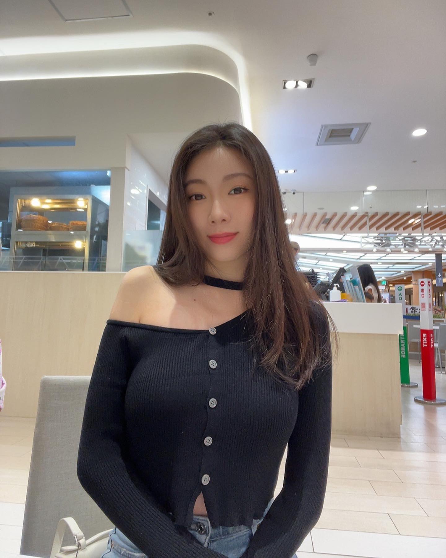 大奶妹「邵岱兒」傲人上圍撩人.....極緻誘惑的乳力爆棚-第1章-图片2