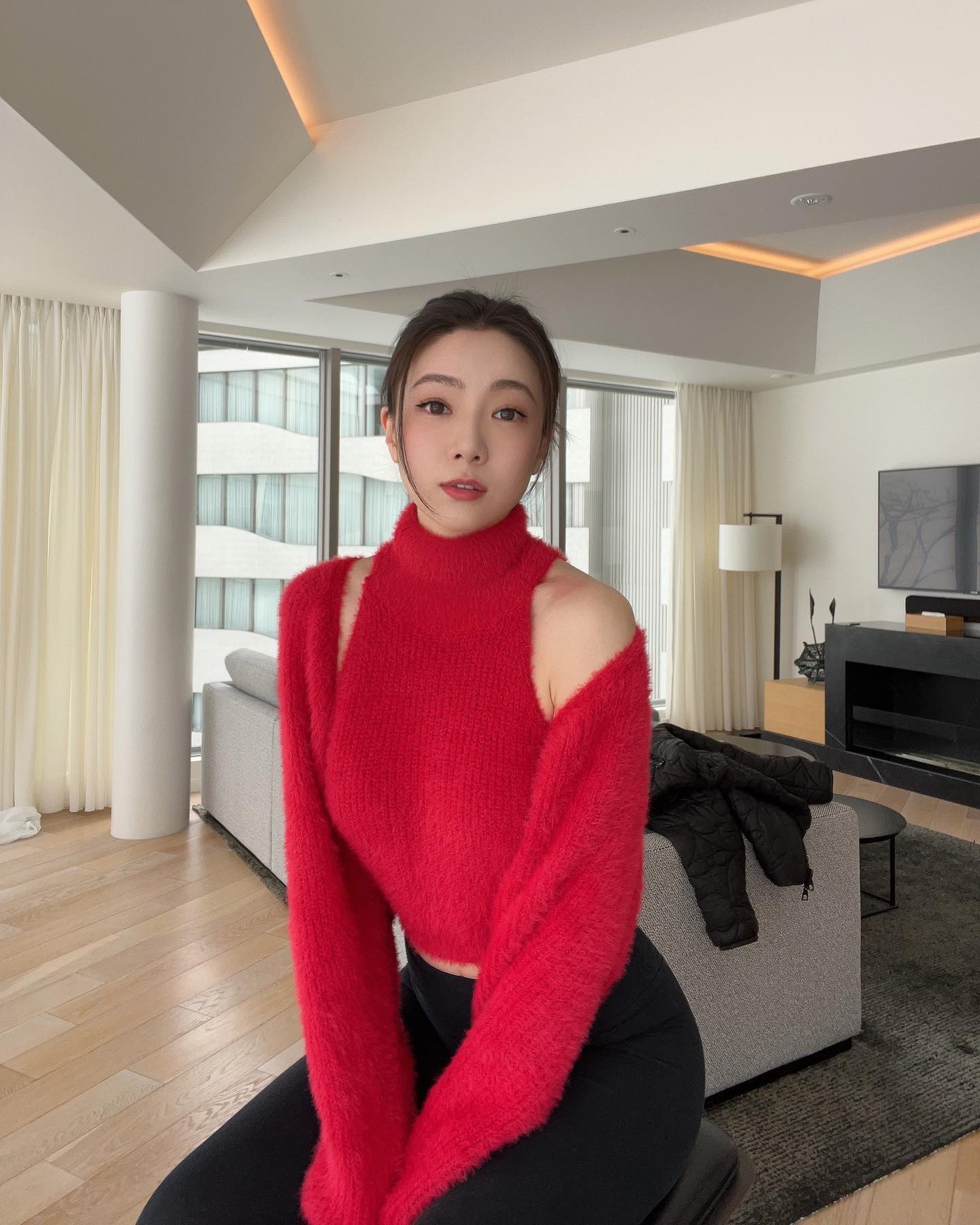 大奶妹「邵岱兒」傲人上圍撩人.....極緻誘惑的乳力爆棚-第1章-图片5