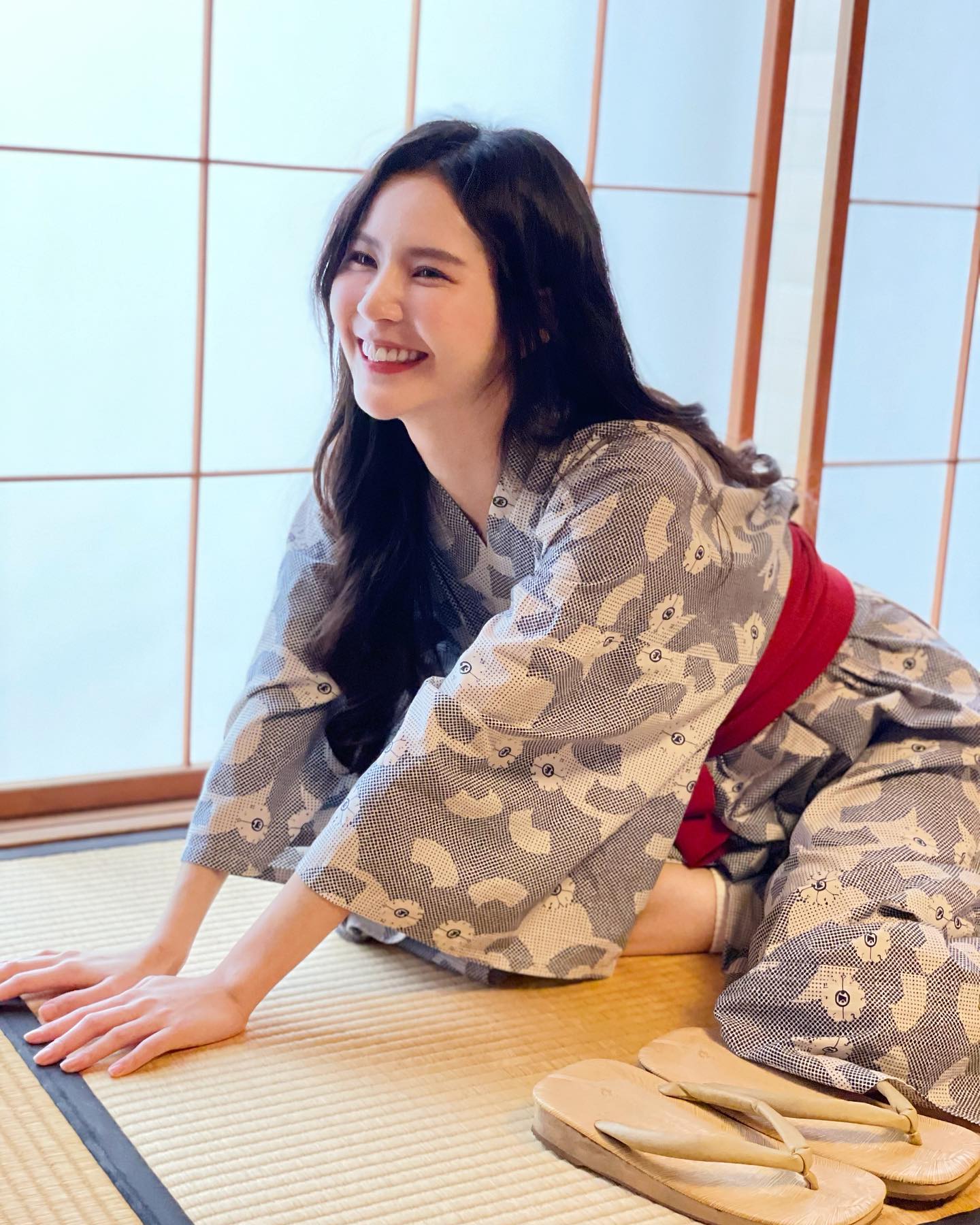 「喬希啊」胸前乳量若隱若現 藏不住的火辣誘惑-第1章-图片2