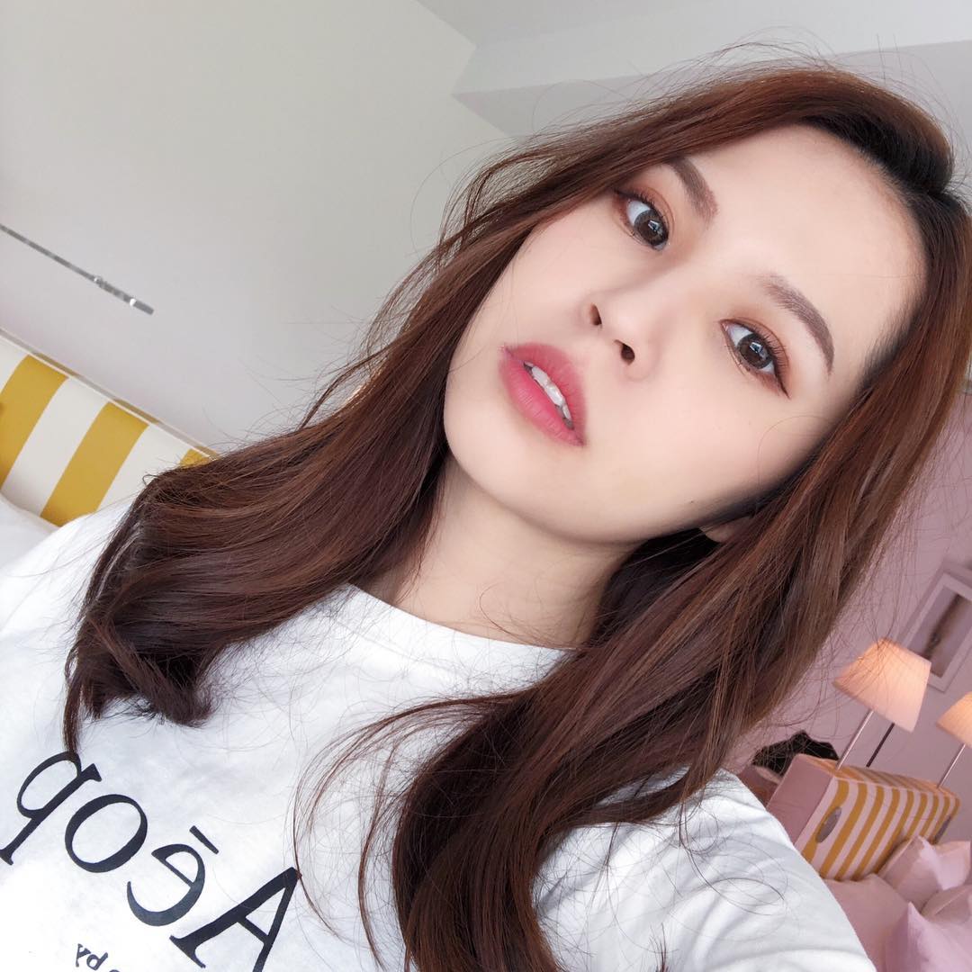 「喬希啊」胸前乳量若隱若現 藏不住的火辣誘惑-第1章-图片8