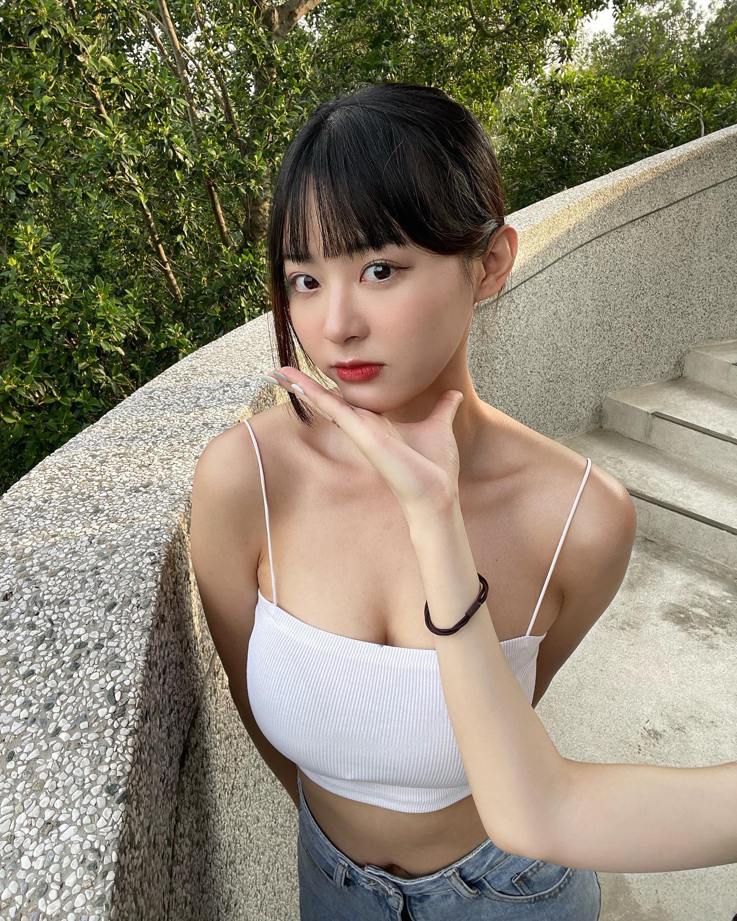 清秀美女「余家儀Angelene」渾圓雪乳、極品美體辣翻粉絲-第1章-图片2