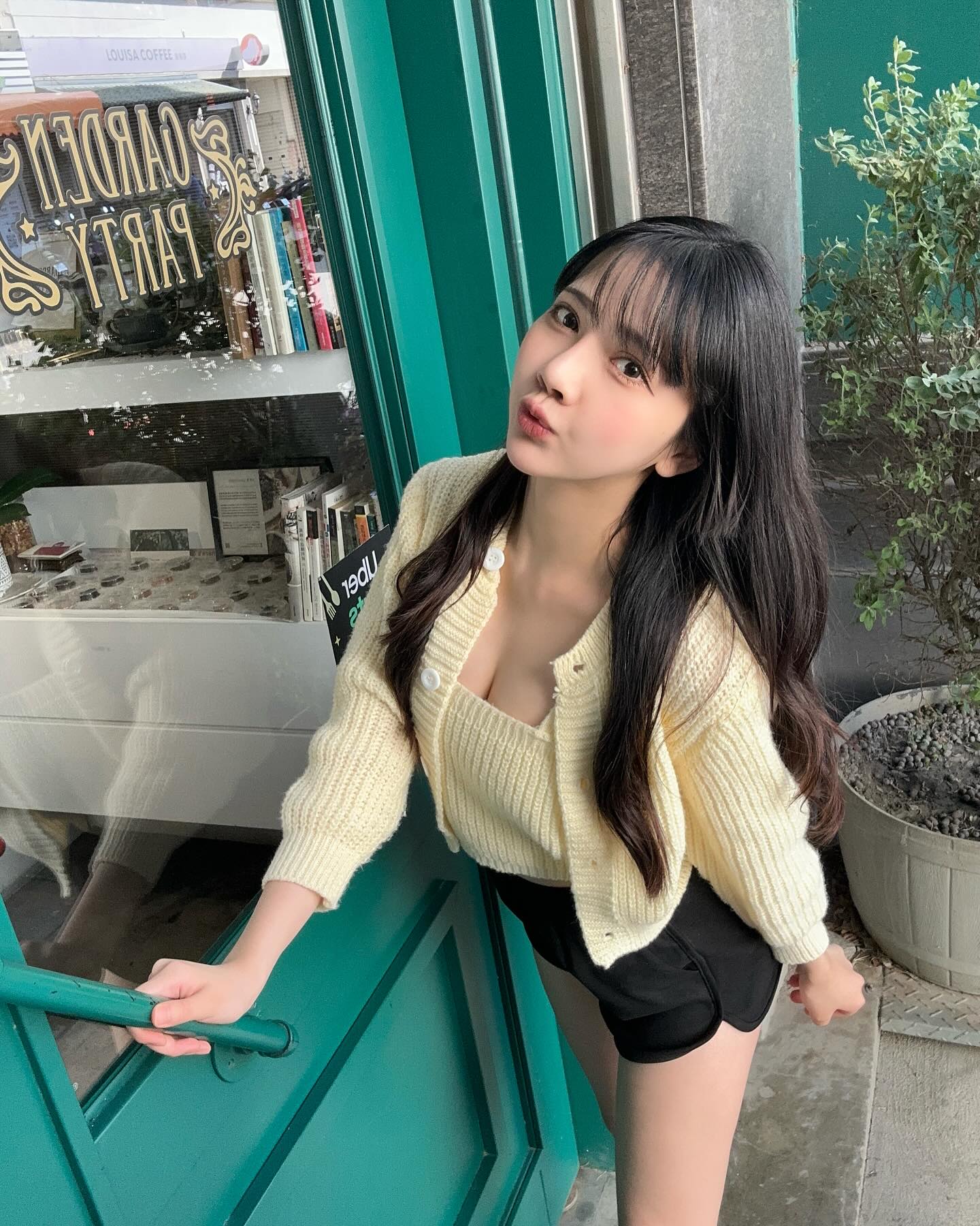 氣質女孩「Angelia 宸」雪白肌膚讓人稱羨 犯規十足-第1章-图片4