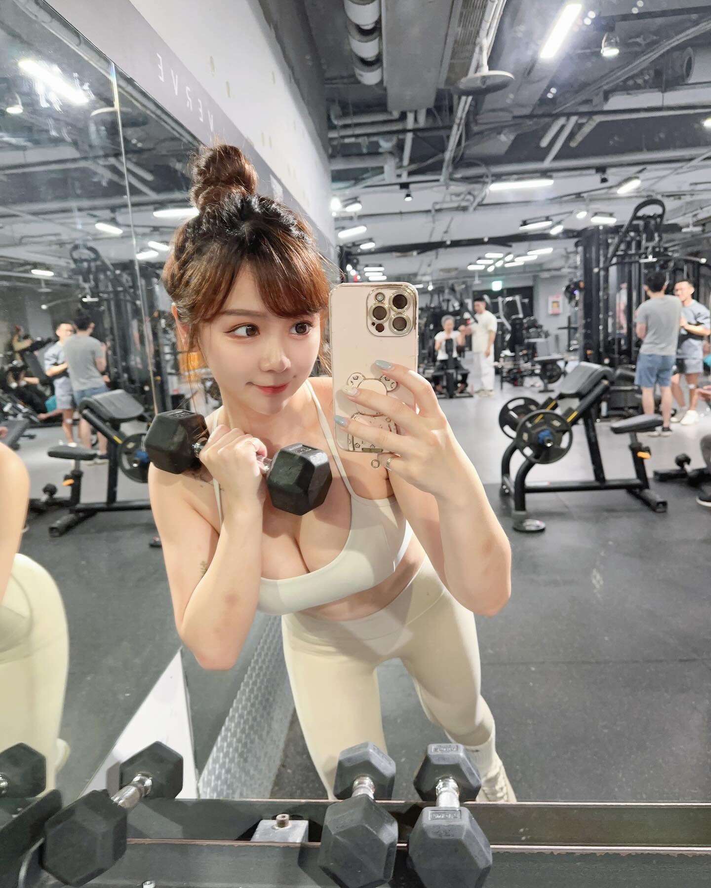 性感奶妹「予依-第1章-图片2