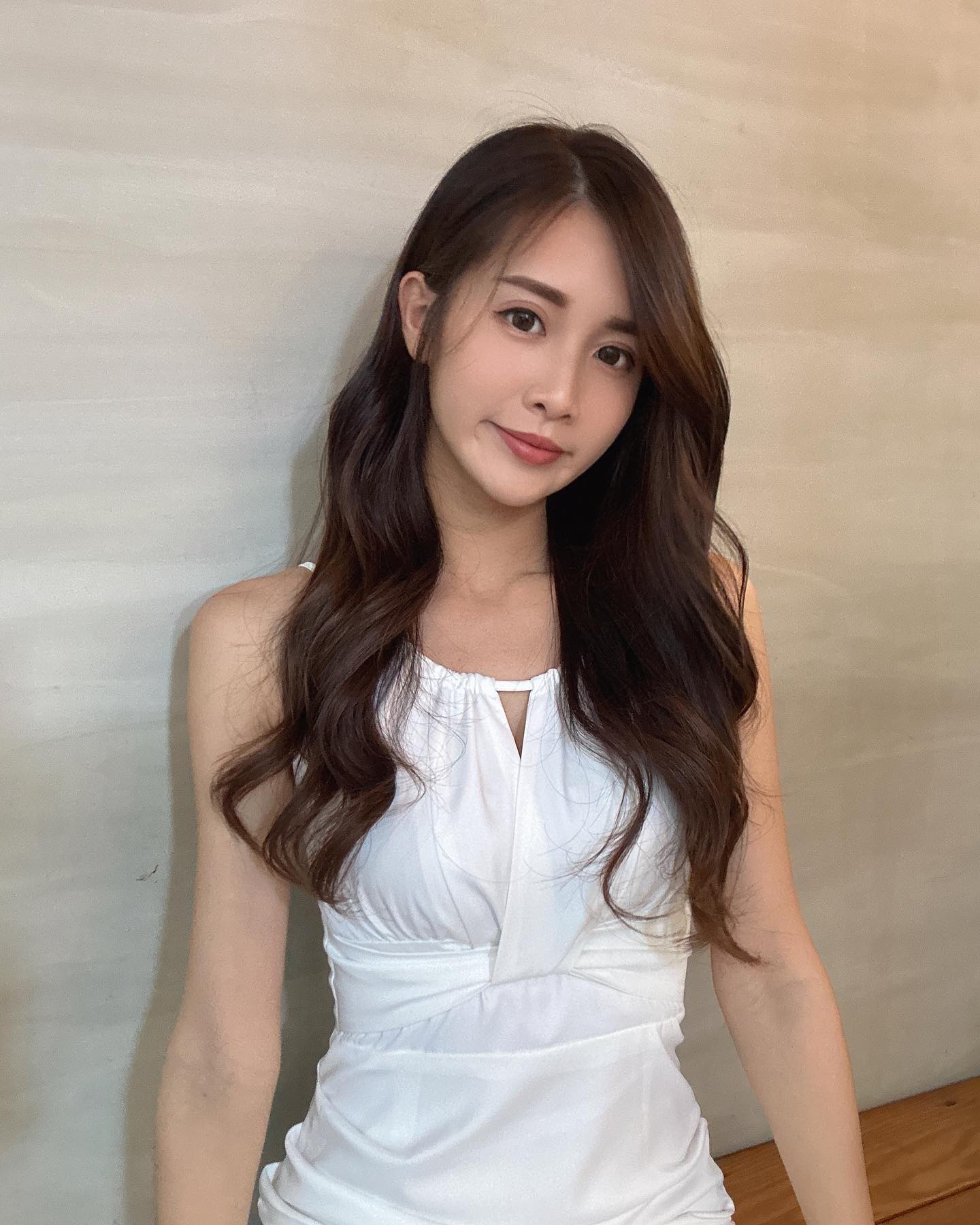 正妹「筠筠兒」魅惑電眼加性感身姿 完美比例超吸睛-第1章-图片3