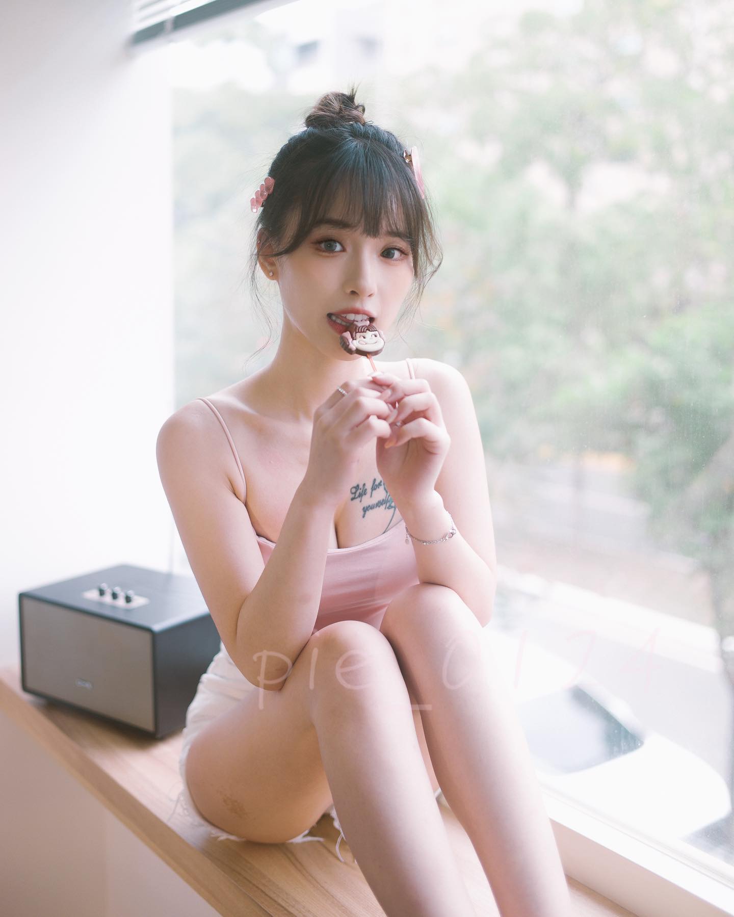 小隻馬「全糖熊熊」胸前深溝惹火誘惑 看了情不自禁-第1章-图片1