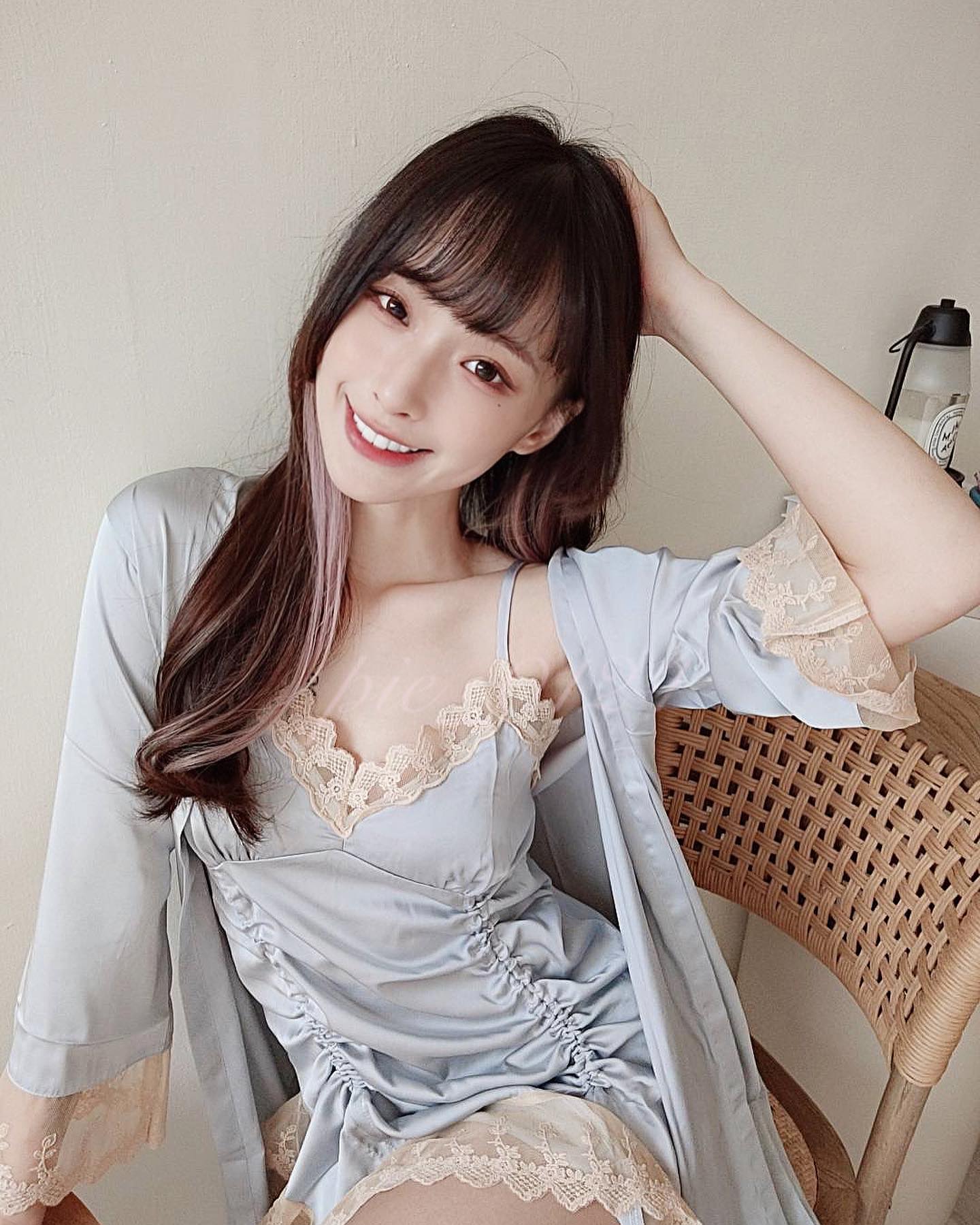 小隻馬「全糖熊熊」胸前深溝惹火誘惑 看了情不自禁-第1章-图片4