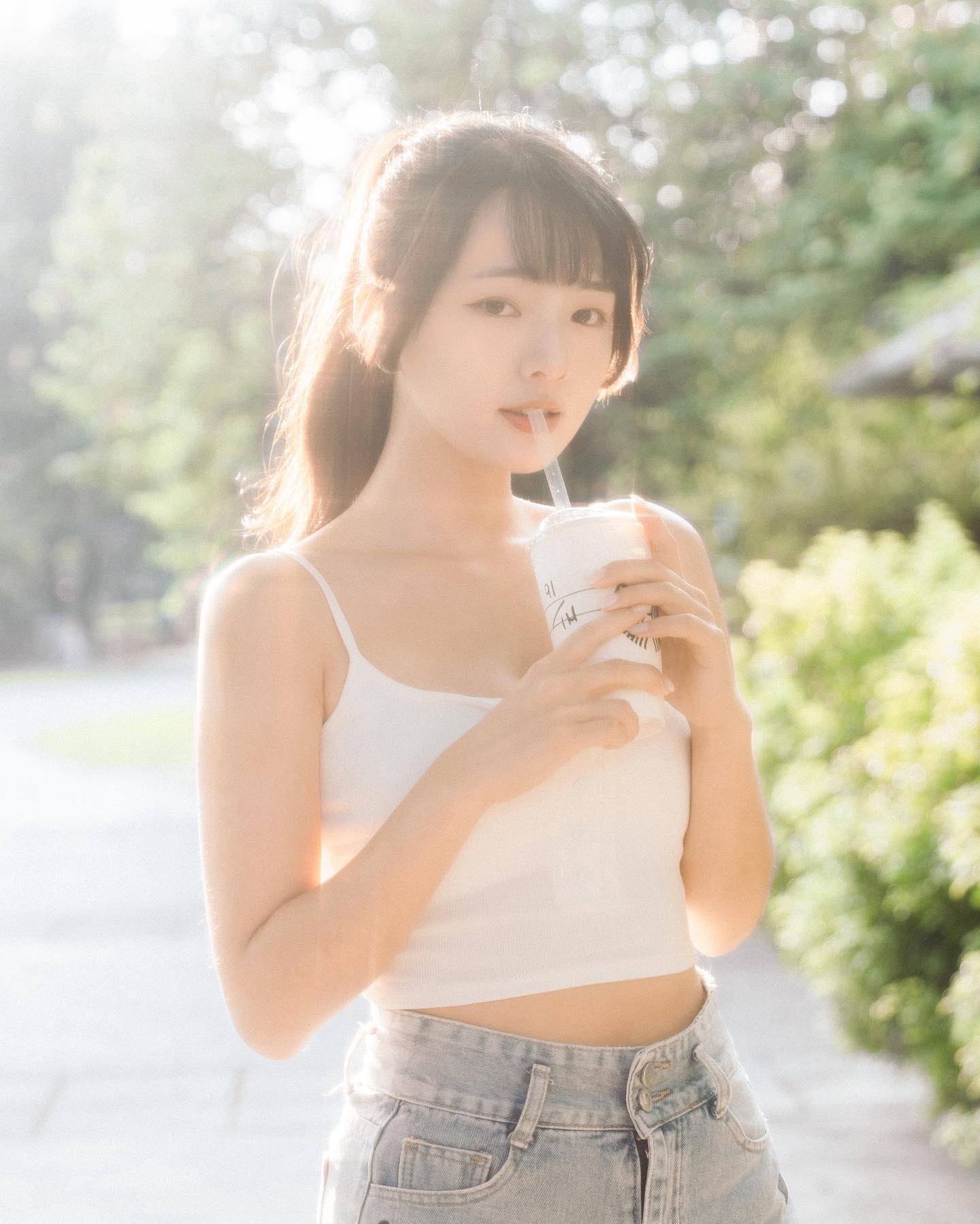 甜美小隻馬「Joy」誘人的白皙深溝 實在太犯規-第1章-图片5