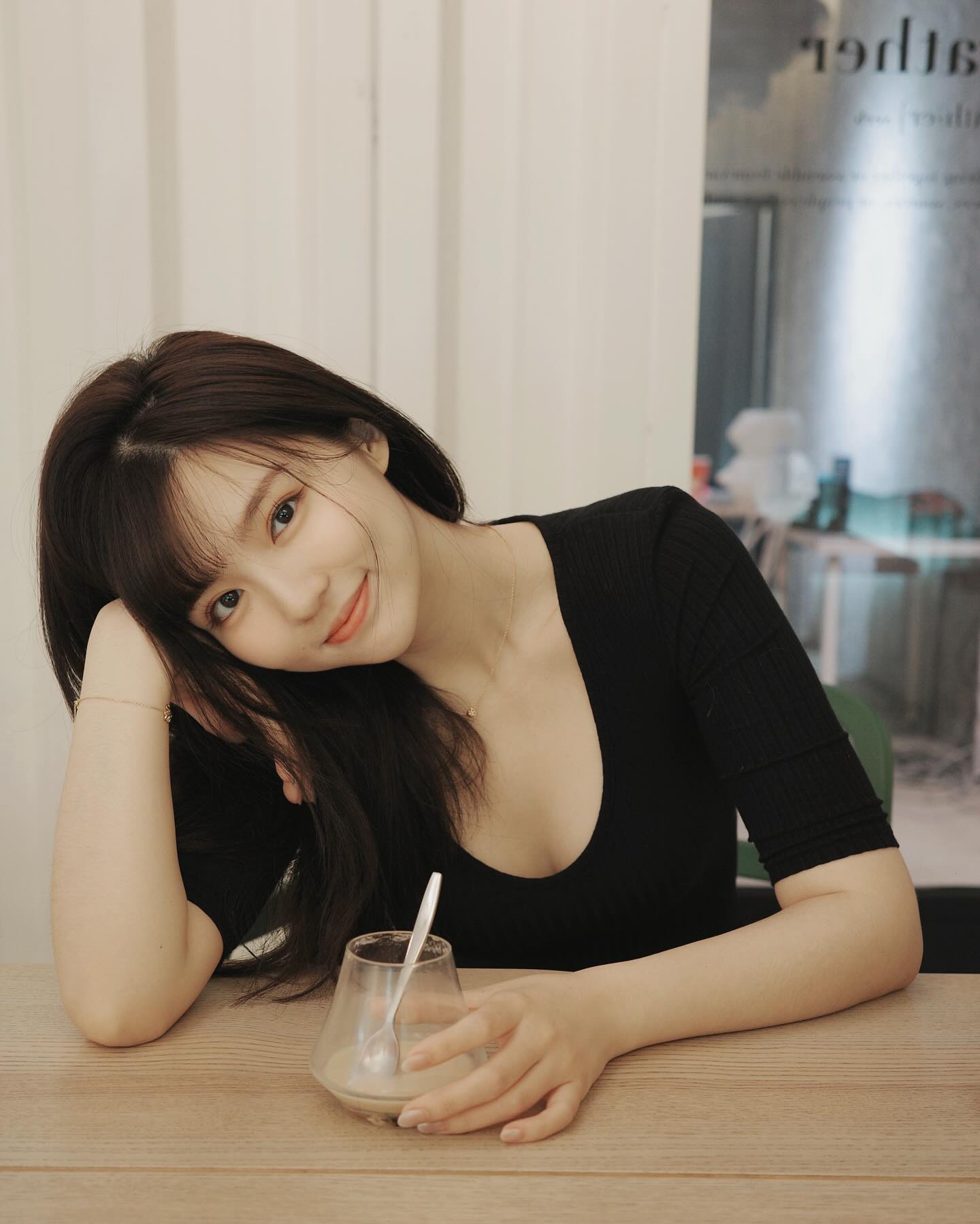 精靈系女孩「鼎惠Venus」渾圓美胸白又大快蹦出 有夠兇猛-第1章-图片3