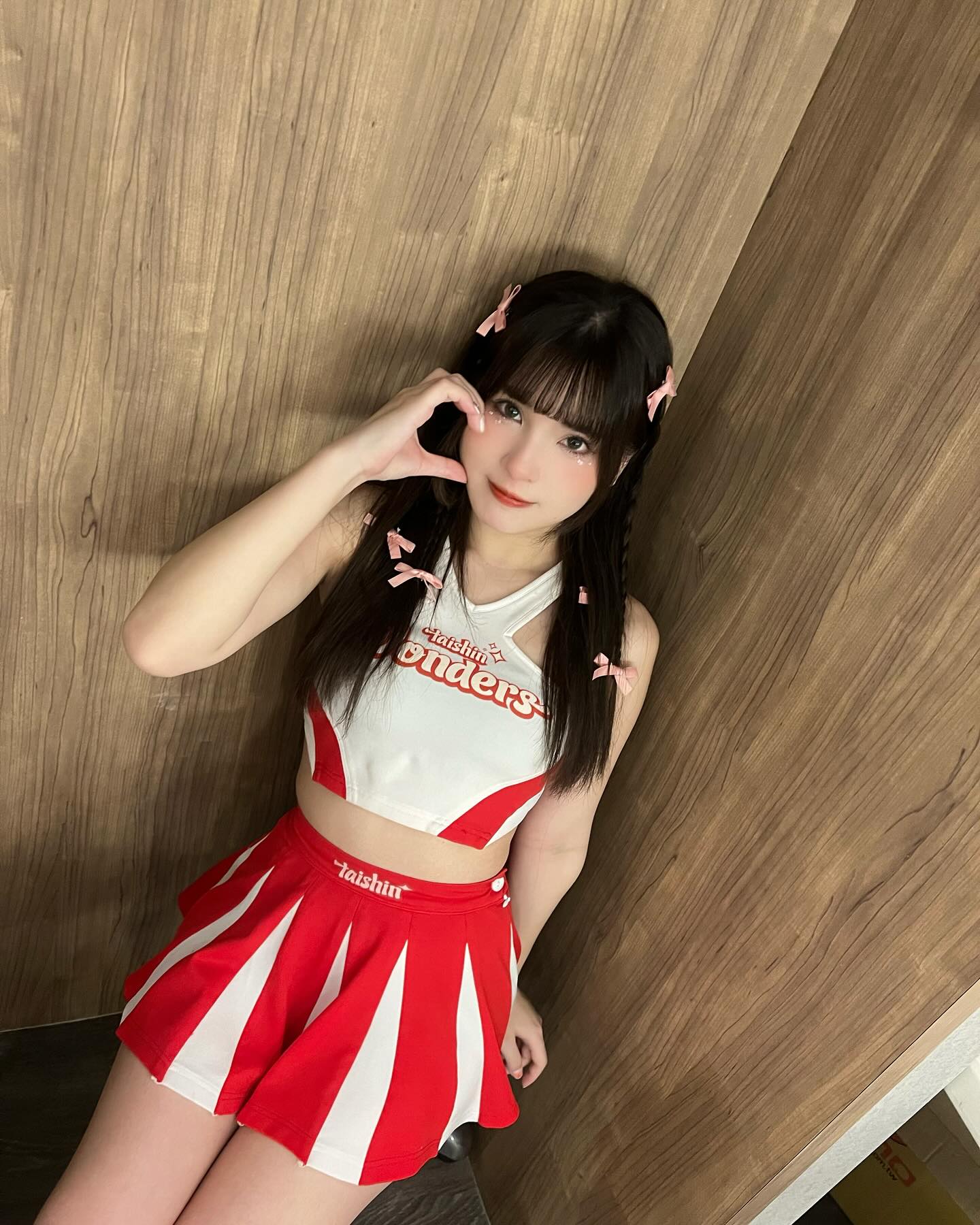 啦啦隊女孩「俐蓁 Lizhen」渾圓飽滿身材火辣 小露心機勾引你-第1章-图片2