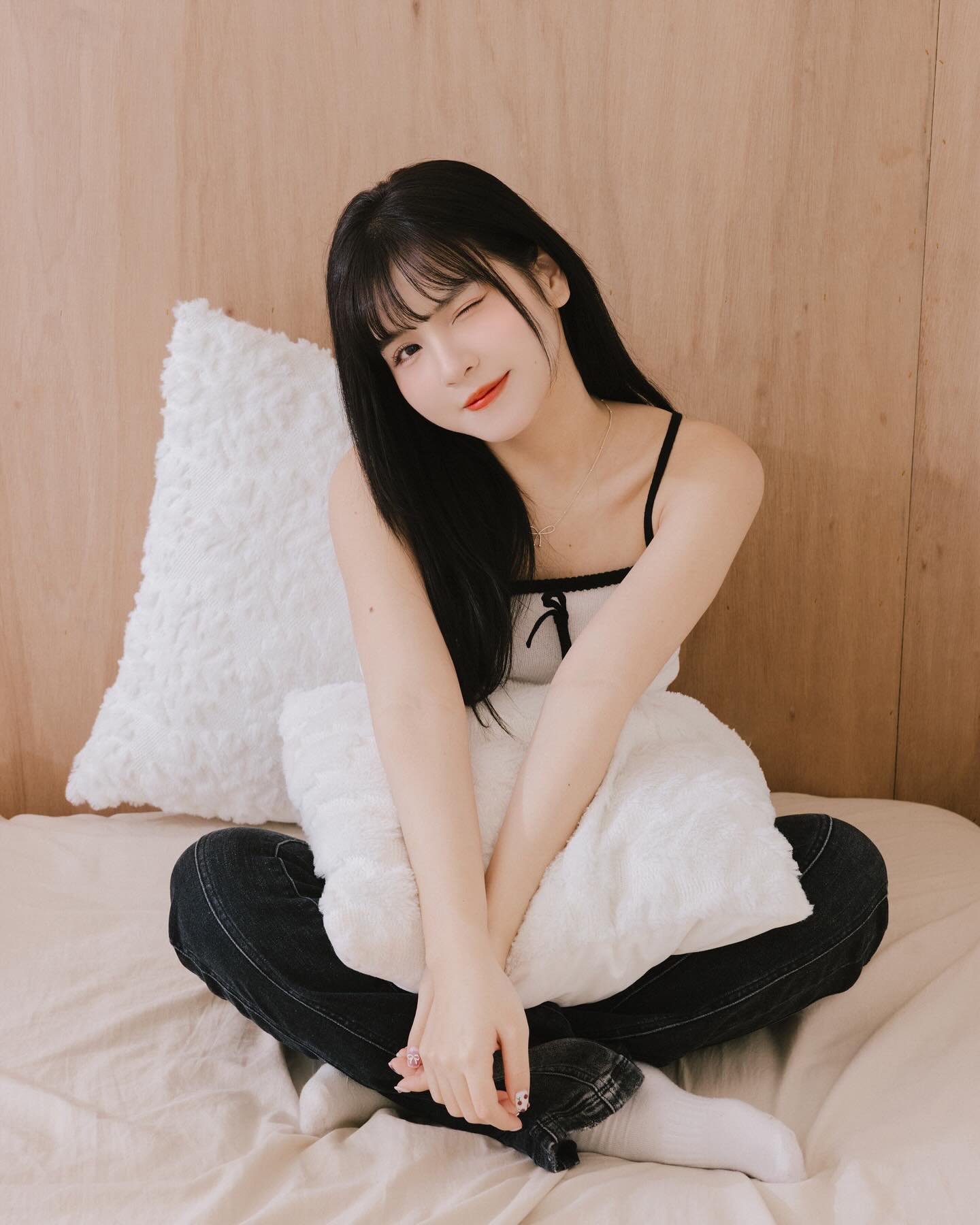 啦啦隊女孩「俐蓁 Lizhen」渾圓飽滿身材火辣 小露心機勾引你-第1章-图片3