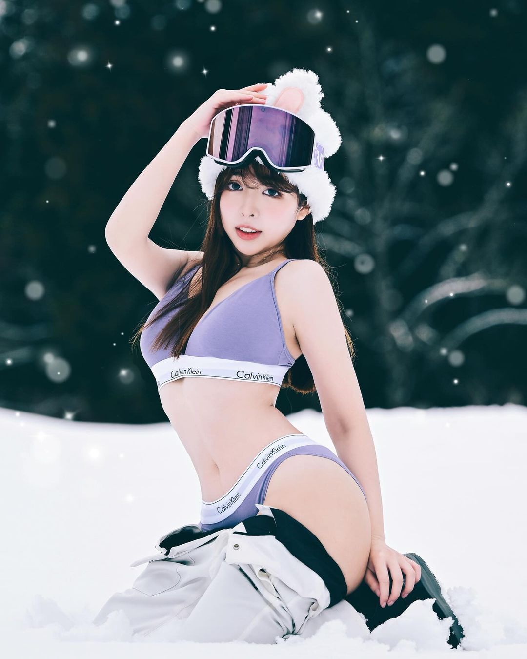 你的 CK 超人已上線！超辣甜美正妹 Holly　原來是醫學系高材生！-第1章-图片7