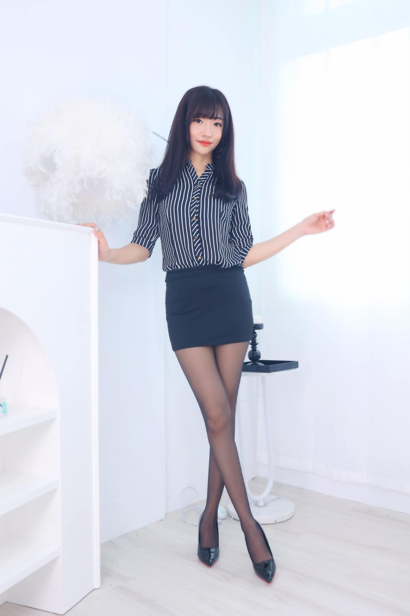 【網路收集】台灣美腿女郎 許小葆 經營的酒吧攝影棚團拍-第1章-图片29