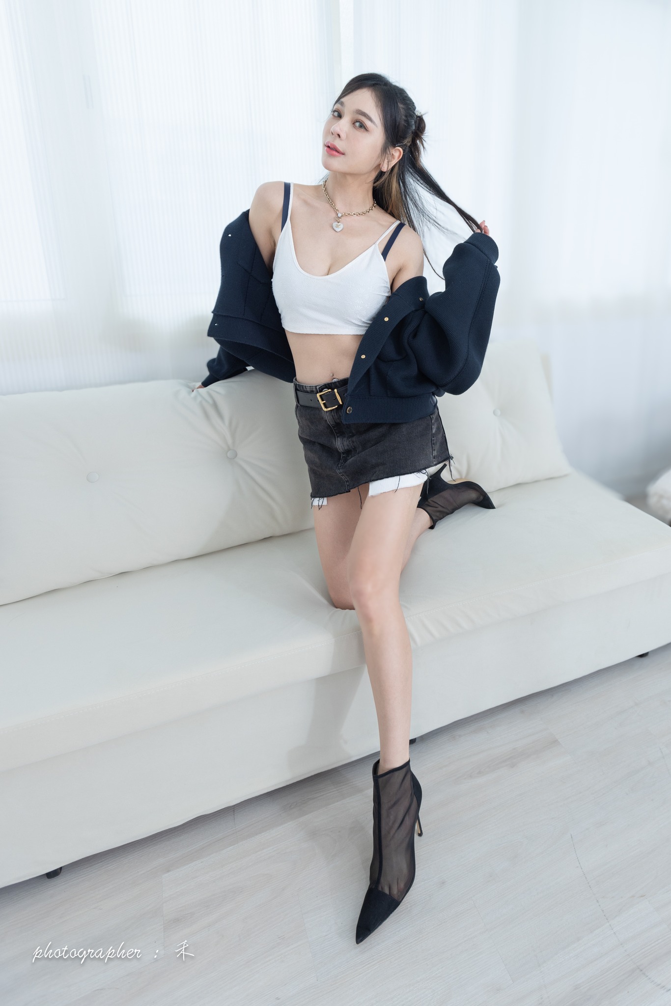 【網路收集】台灣美腿女郎 許小葆 經營的酒吧攝影棚團拍-第1章-图片38