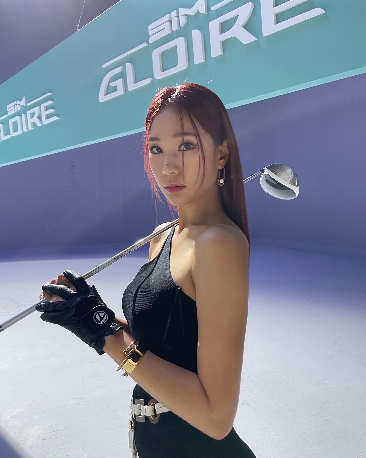 性感高球女神太火辣「核彈級」緊身制服上場球迷暴動-第1章-图片5