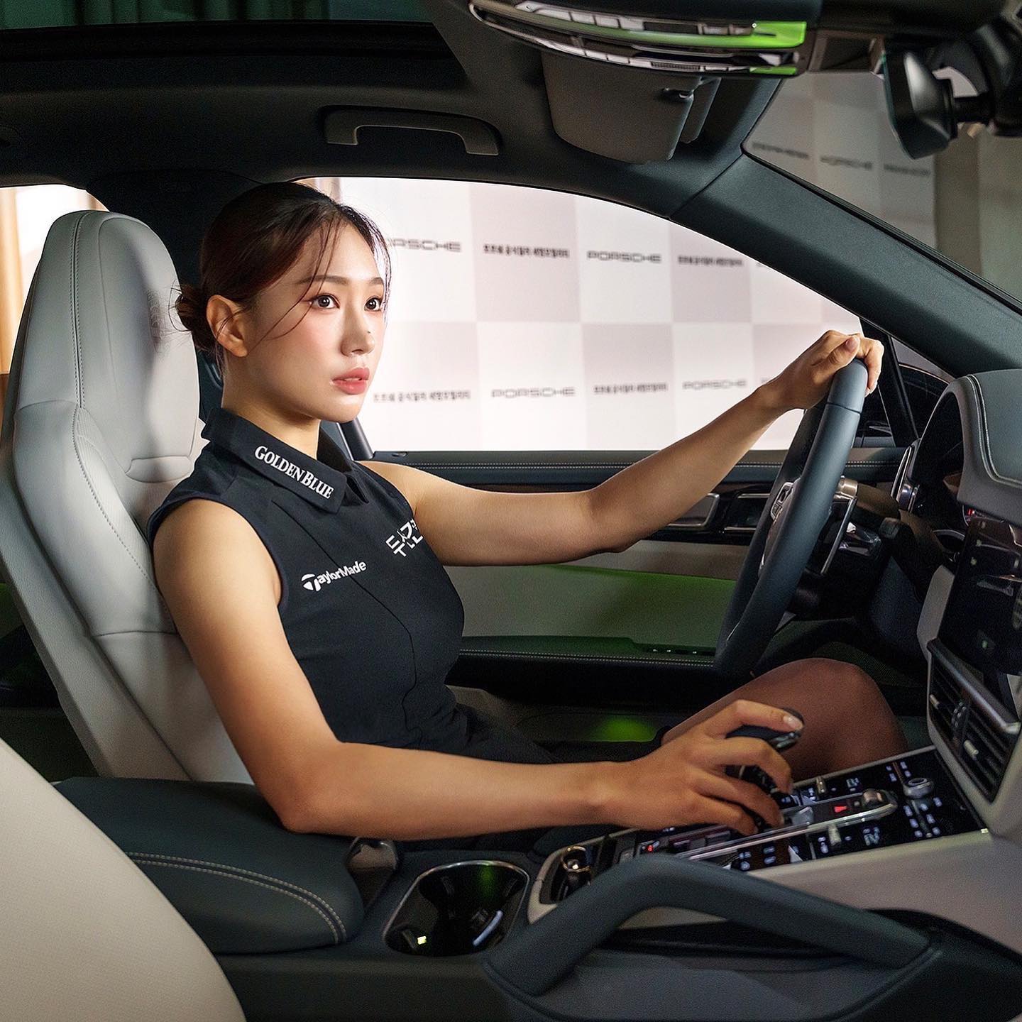 性感高球女神太火辣「核彈級」緊身制服上場球迷暴動-第1章-图片8