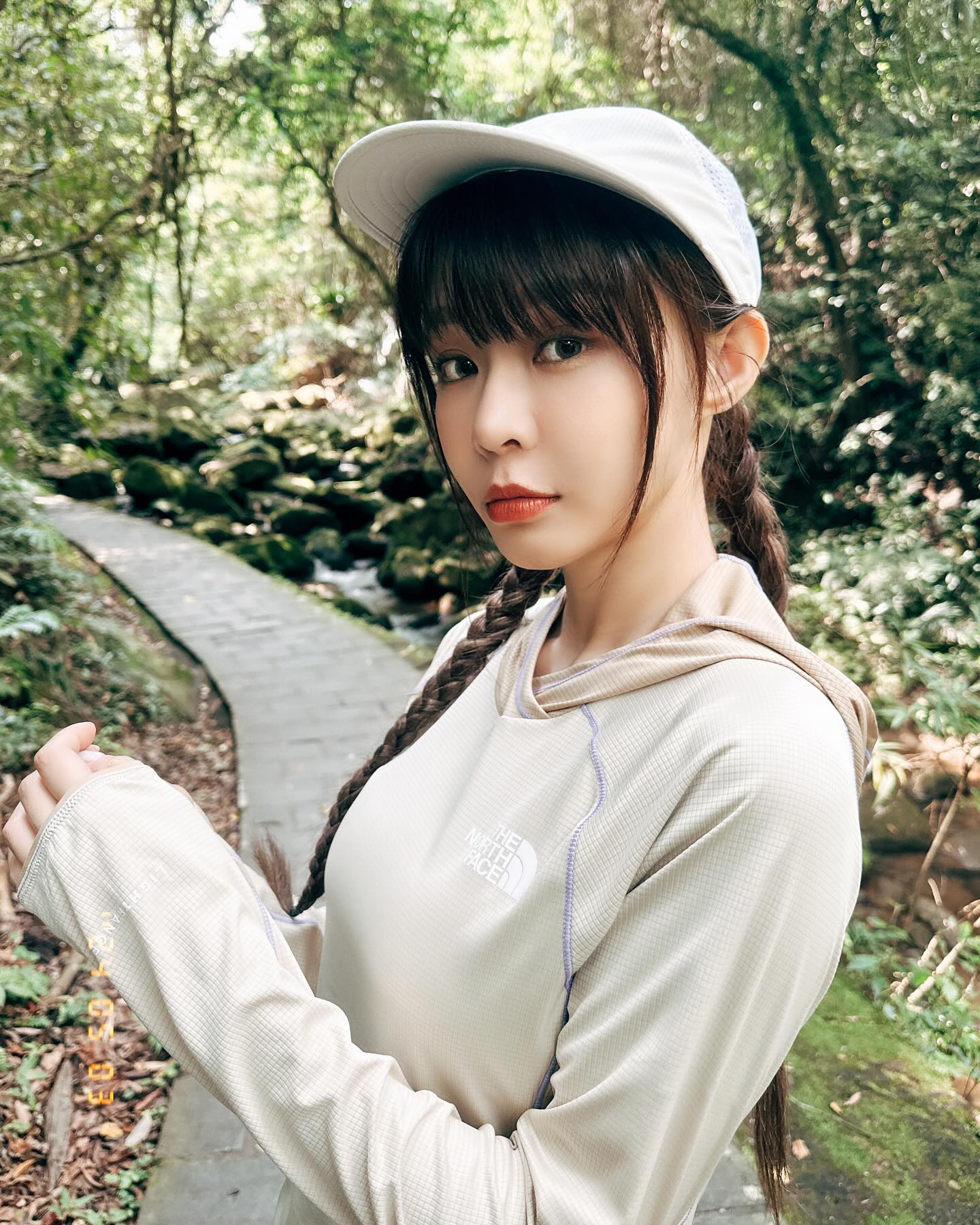 啦啦隊正妹「陳怡叡」極致美顏一次看透 美到讓人移不開視線-第1章-图片1