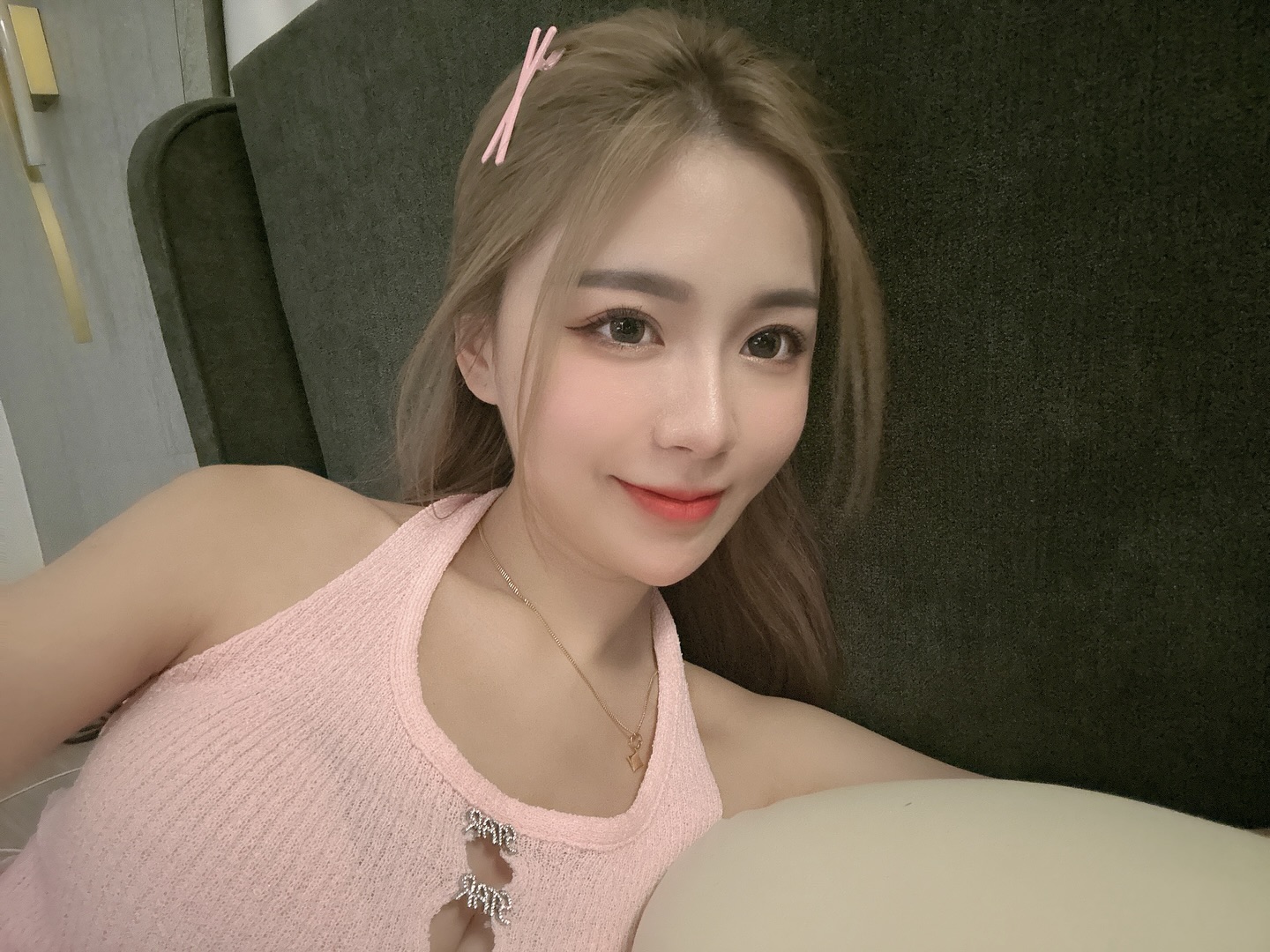 辣妹「菁菁」電力十足勾人大眼 一笑就能勾人心魂-第1章-图片10