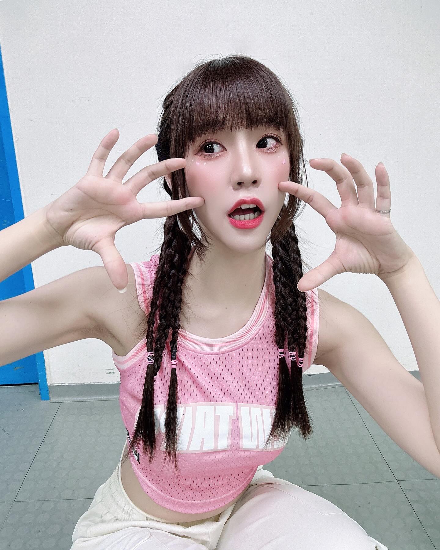 正妹「倩宇」胸前乳量滿滿 迷人S曲線養眼到極點-第1章-图片6