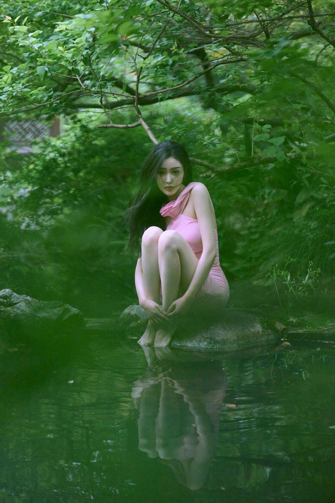 淡粉微醺抓住春天的小尾巴—張天愛[高清套圖]