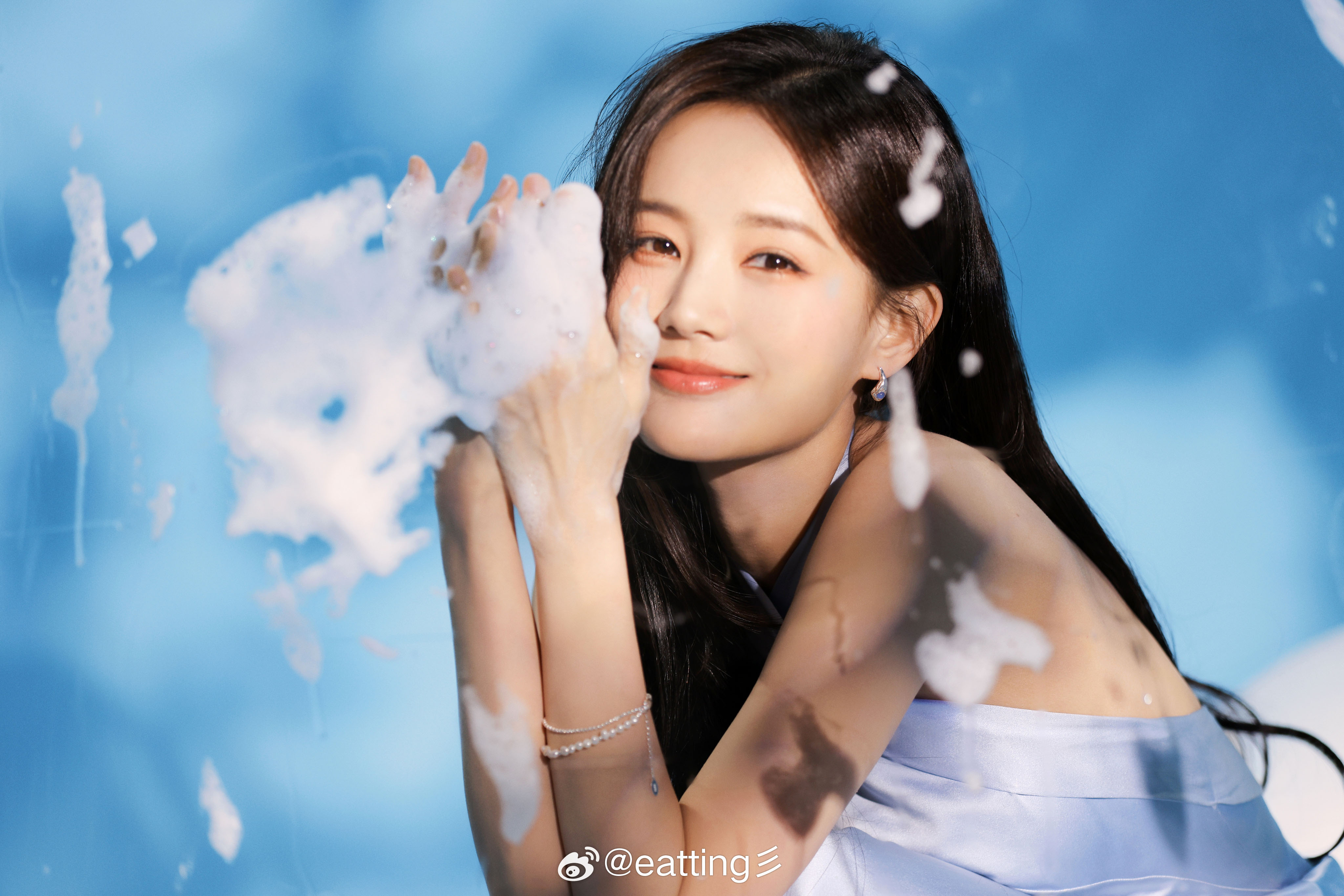 水光中的一抹奶藍，簡單純澈—李一桐[高清套圖]-第1章-图片7