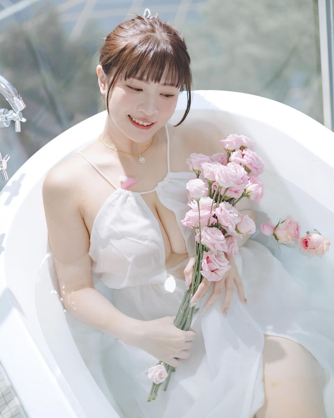 大眼甜心「球球 MiKa」飽滿雙乳隨時蹦出 誘惑力滿滿-第1章-图片3