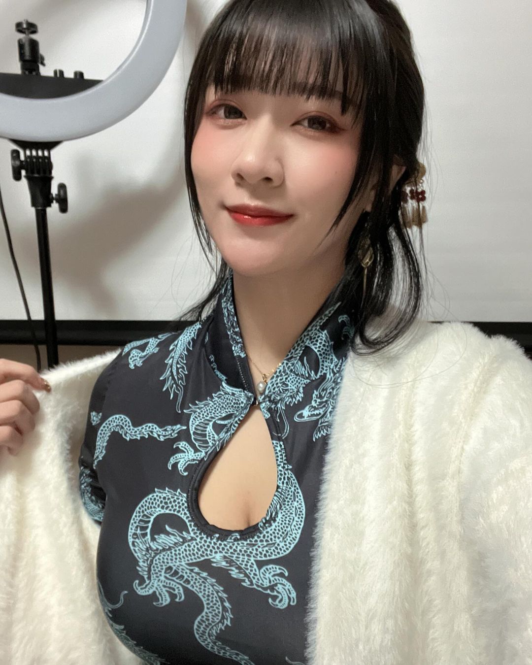 大眼甜心「球球 MiKa」飽滿雙乳隨時蹦出 誘惑力滿滿-第1章-图片8