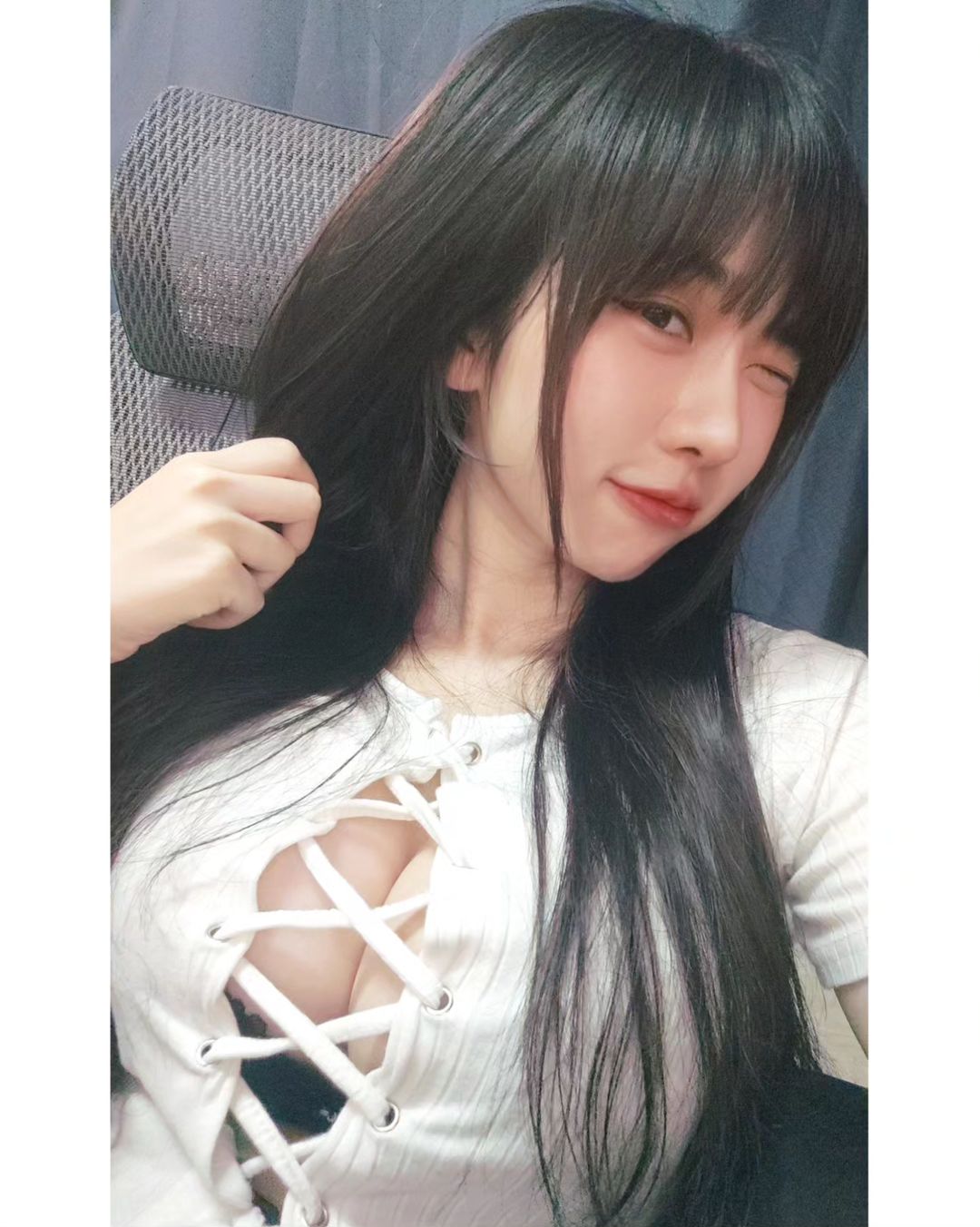 可愛直播妹「靜兒Eva」有著波濤洶湧的深水炸彈 辣度無極限-第1章-图片4