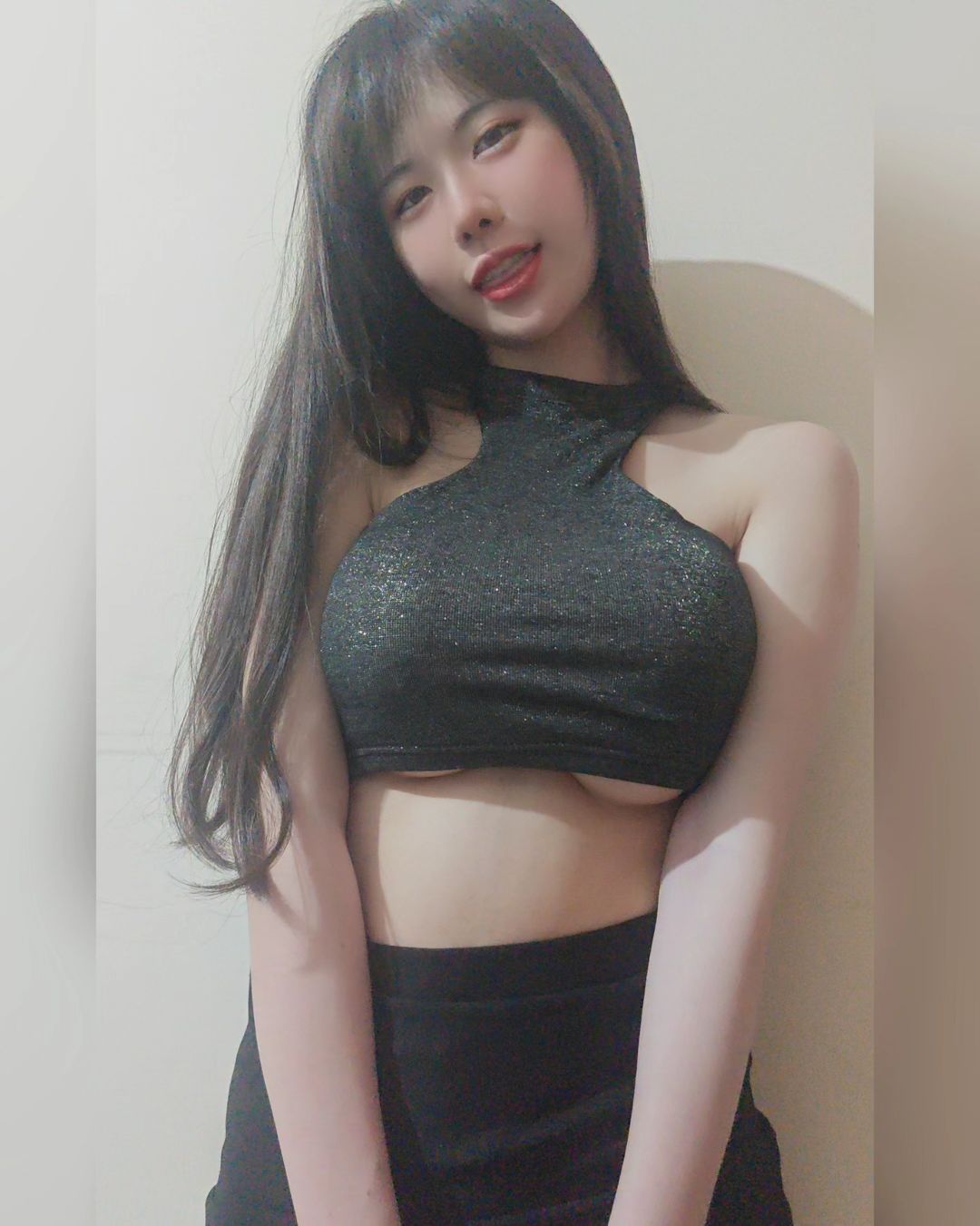 可愛直播妹「靜兒Eva」有著波濤洶湧的深水炸彈 辣度無極限-第1章-图片6