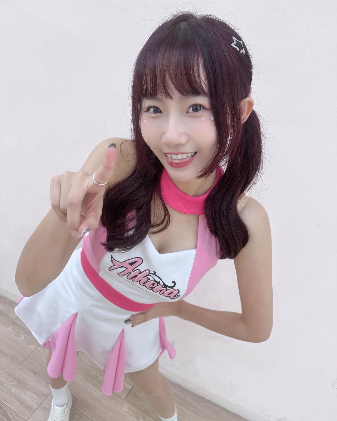 「陳愉」滿滿的甜美笑容清純誘惑 一眼瞬間就戀愛了-第1章-图片8