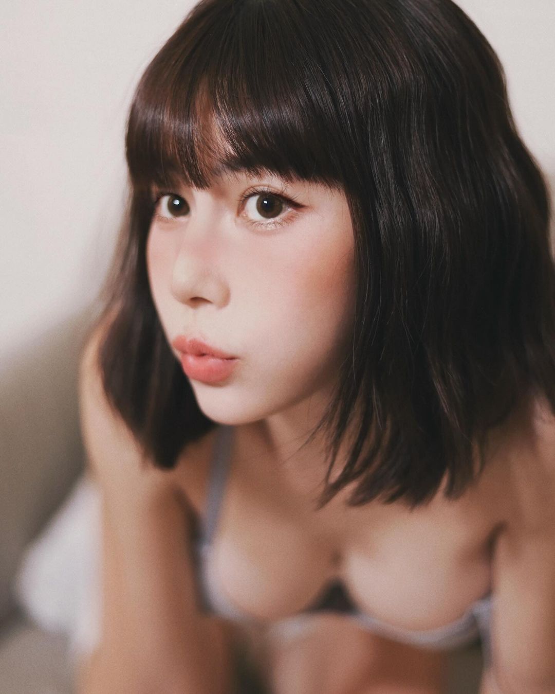 潮流正妹 Abbie 郭芳岑首推寫真好身材全放送！可甜可鹽戀愛感大爆發！-第1章-图片6