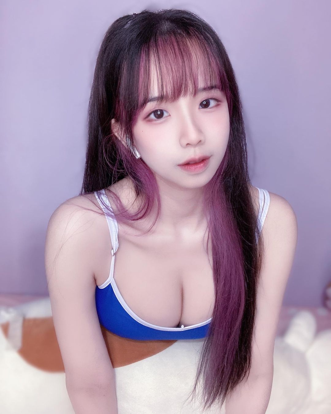 「梓澪村長」飽滿巨乳形狀畢現也太害羞 火辣完全解放-第1章-图片1