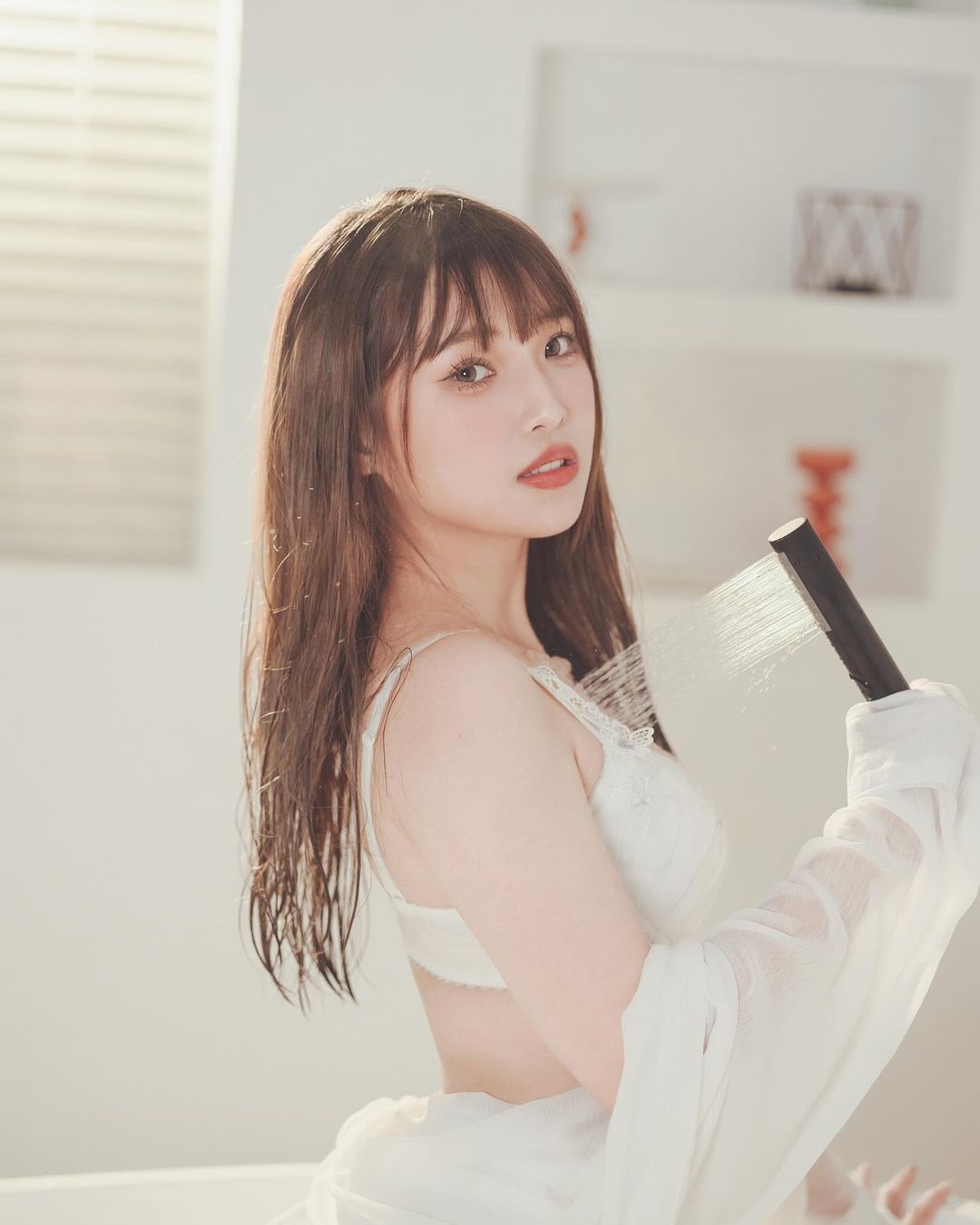 正妹實況「哈耿」可愛又性感 白嫩身材讓人搖搖欲墜-第1章-图片9