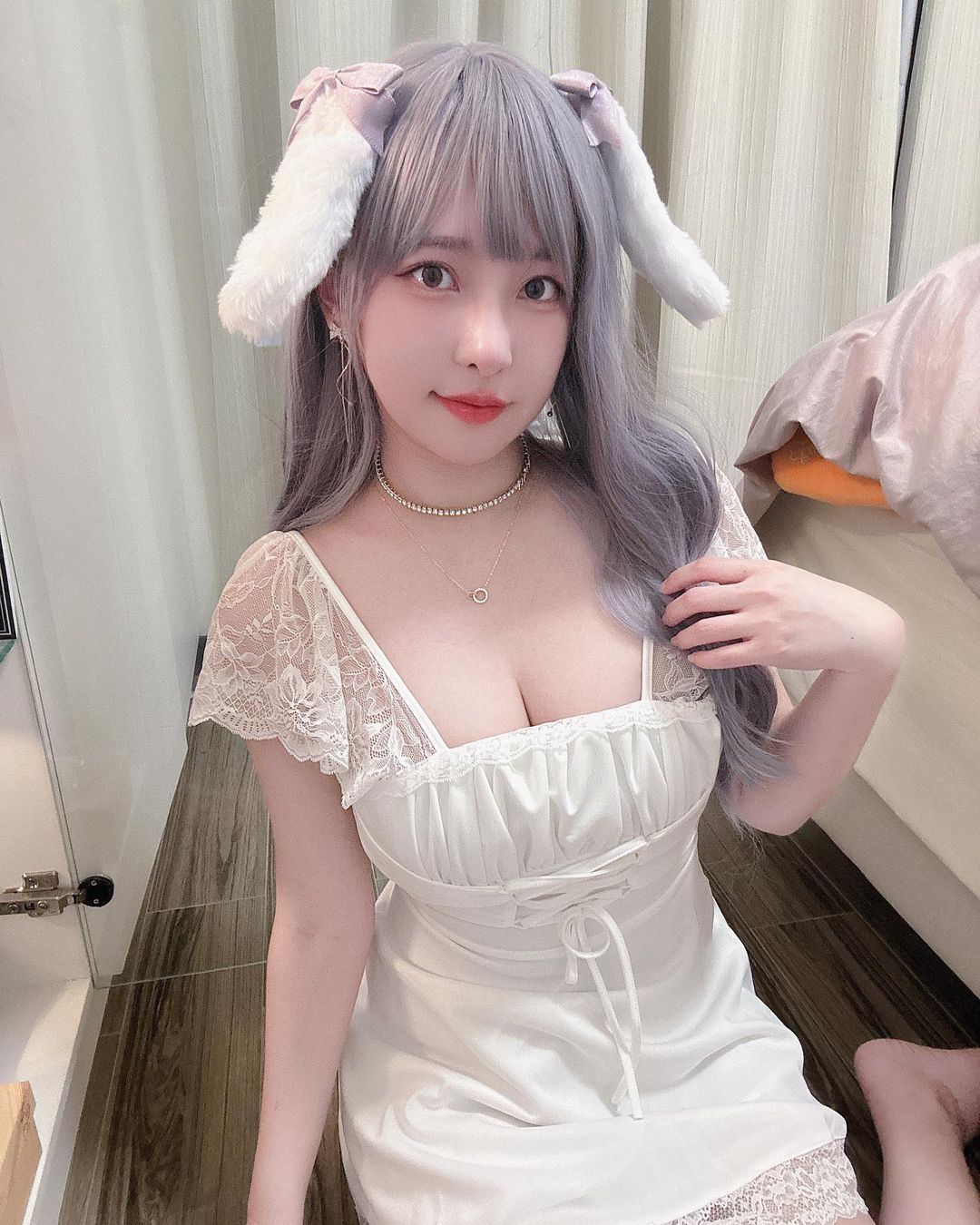 美乳甜心「依梨」豪放放送深溝福利 越看越受不了-第1章-图片2