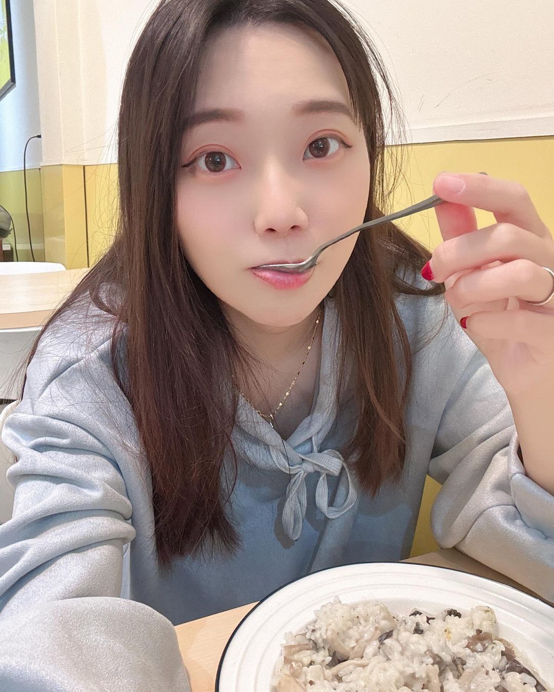 清秀女孩「庭庭」純白雪肌清新淡雅 甜美外表隱藏火辣曲線-第1章-图片4