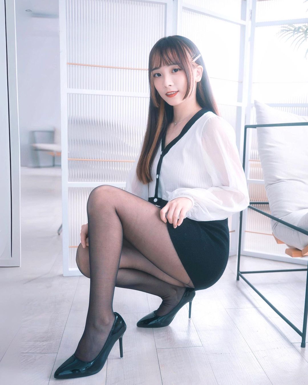 黑絲女孩「泡芙」突破尺度「前凸後翹」誘惑明顯-第1章-图片8