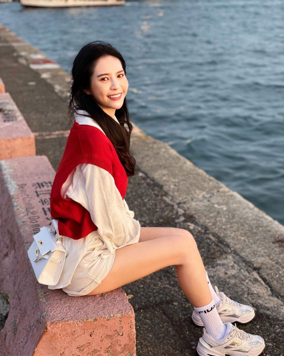 正妹實況主「喬希啊」甜美臉蛋搭配兇兇身材 散發魅力-第1章-图片4