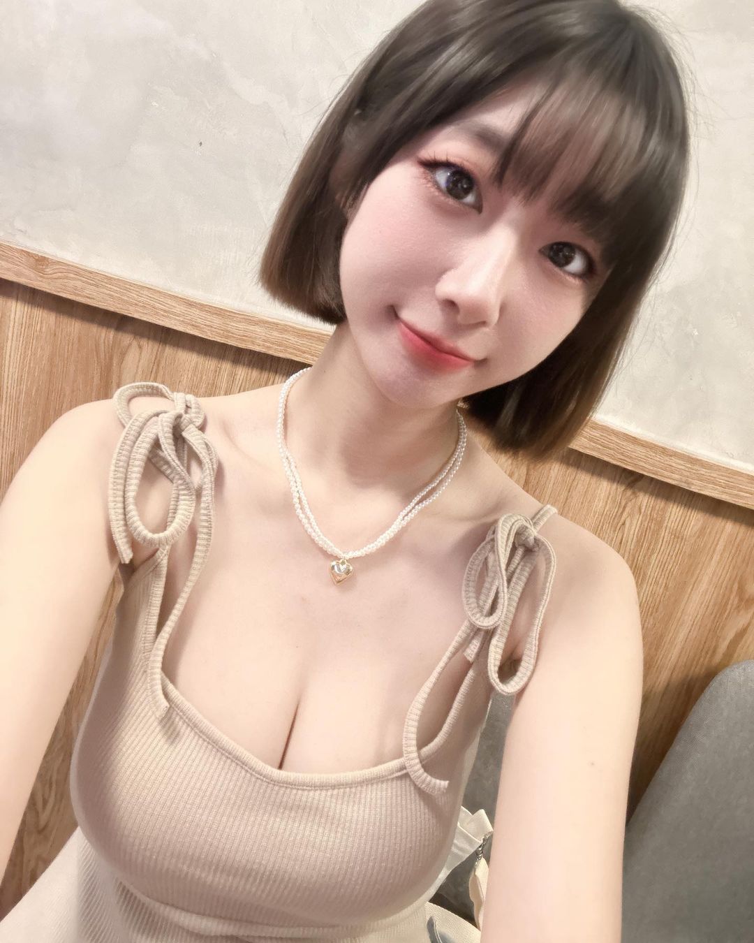 正妹「米餅Mibin」白嫩養眼美胸太吸睛 嫵媚感十足-第1章-图片9