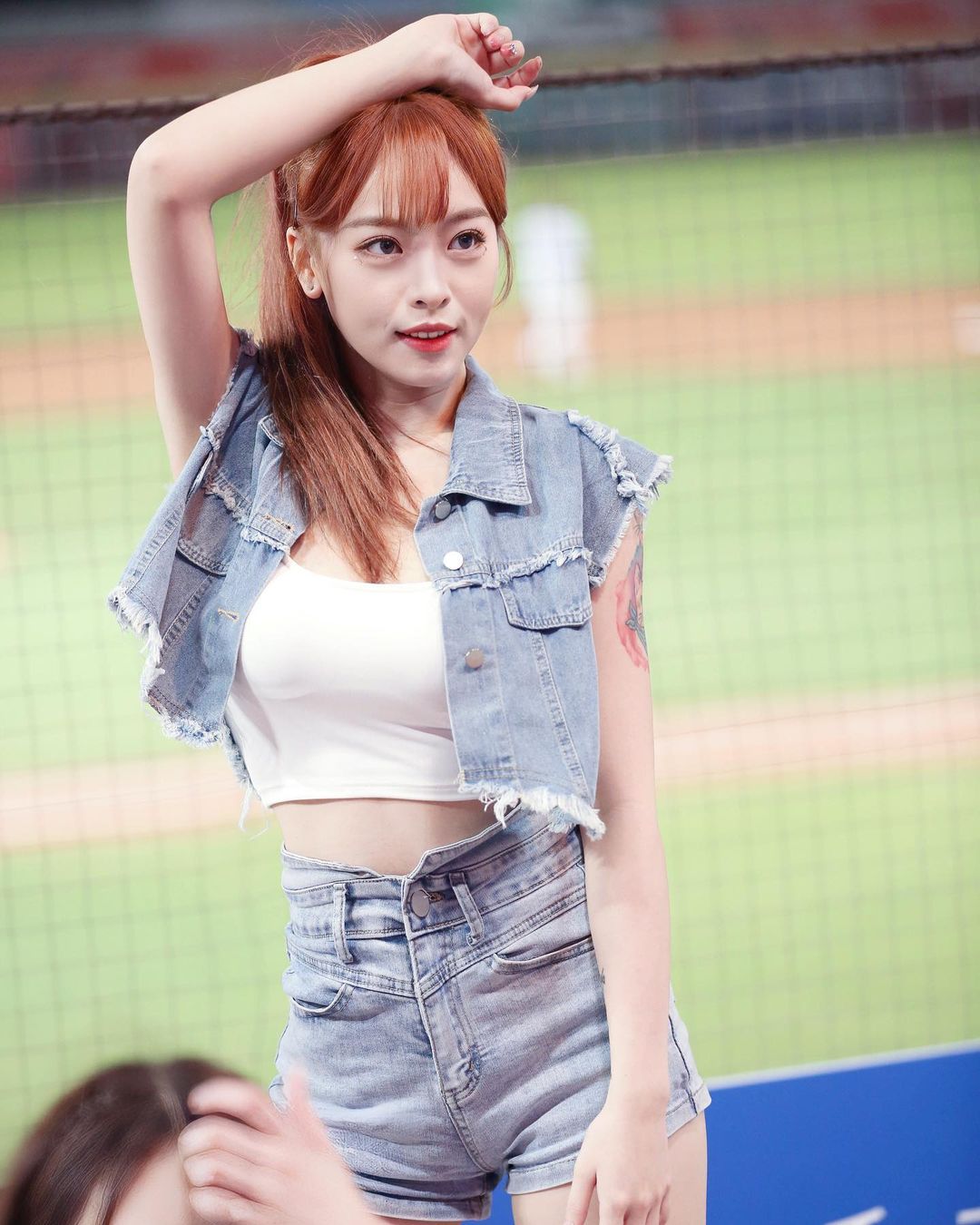 大眼正妹「心韻xin」誘人胴體若隱若現 挑逗不斷太殘暴-第1章-图片6