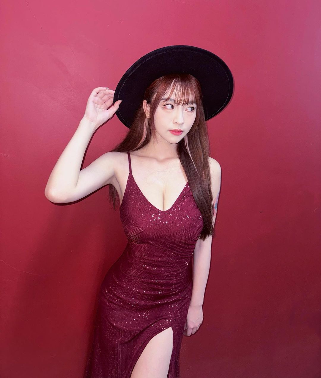 大眼正妹「心韻xin」誘人胴體若隱若現 挑逗不斷太殘暴-第1章-图片7