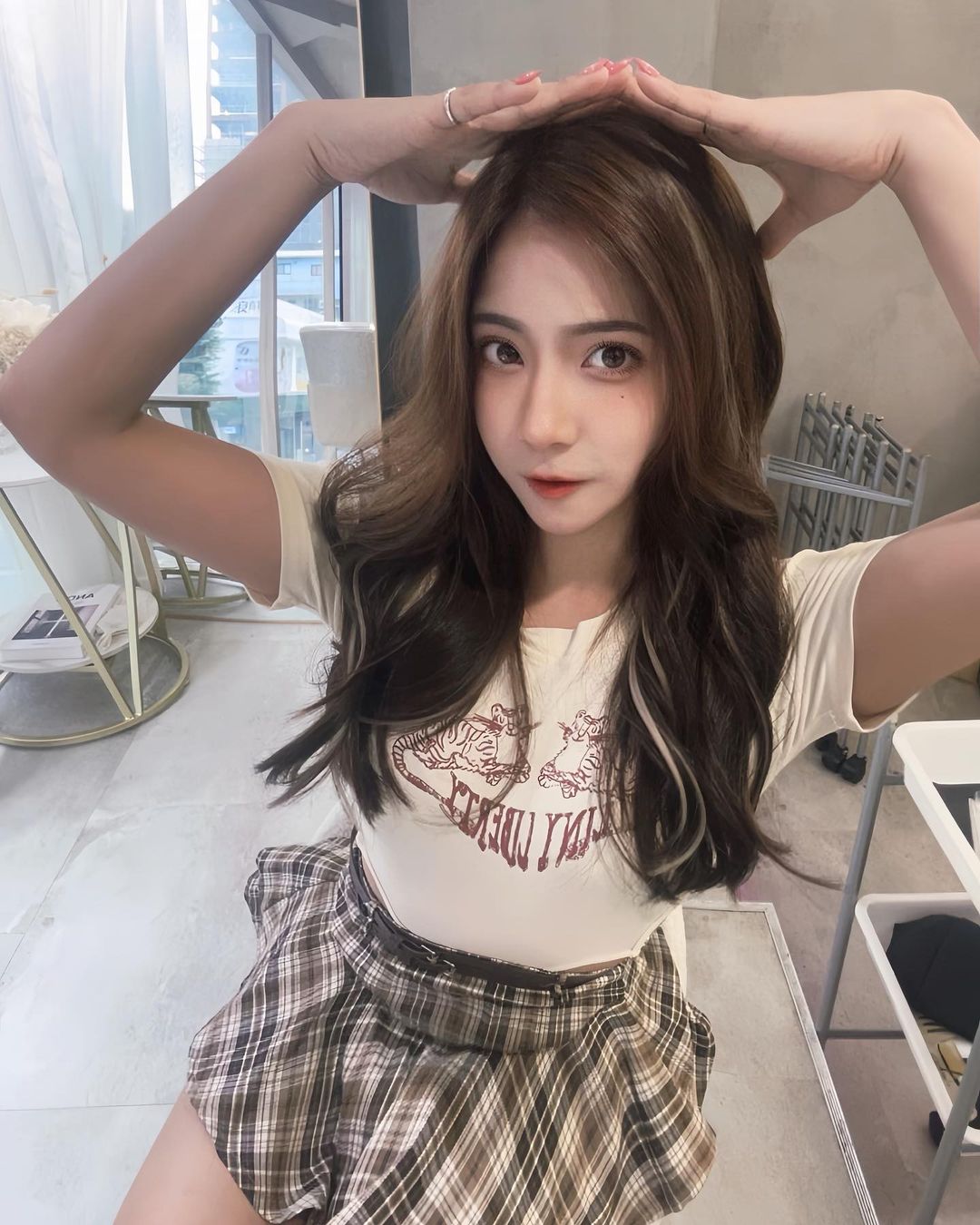 正妹「小璦AiHsieh」腰束奶膨…身材辣到受不了-第1章-图片7