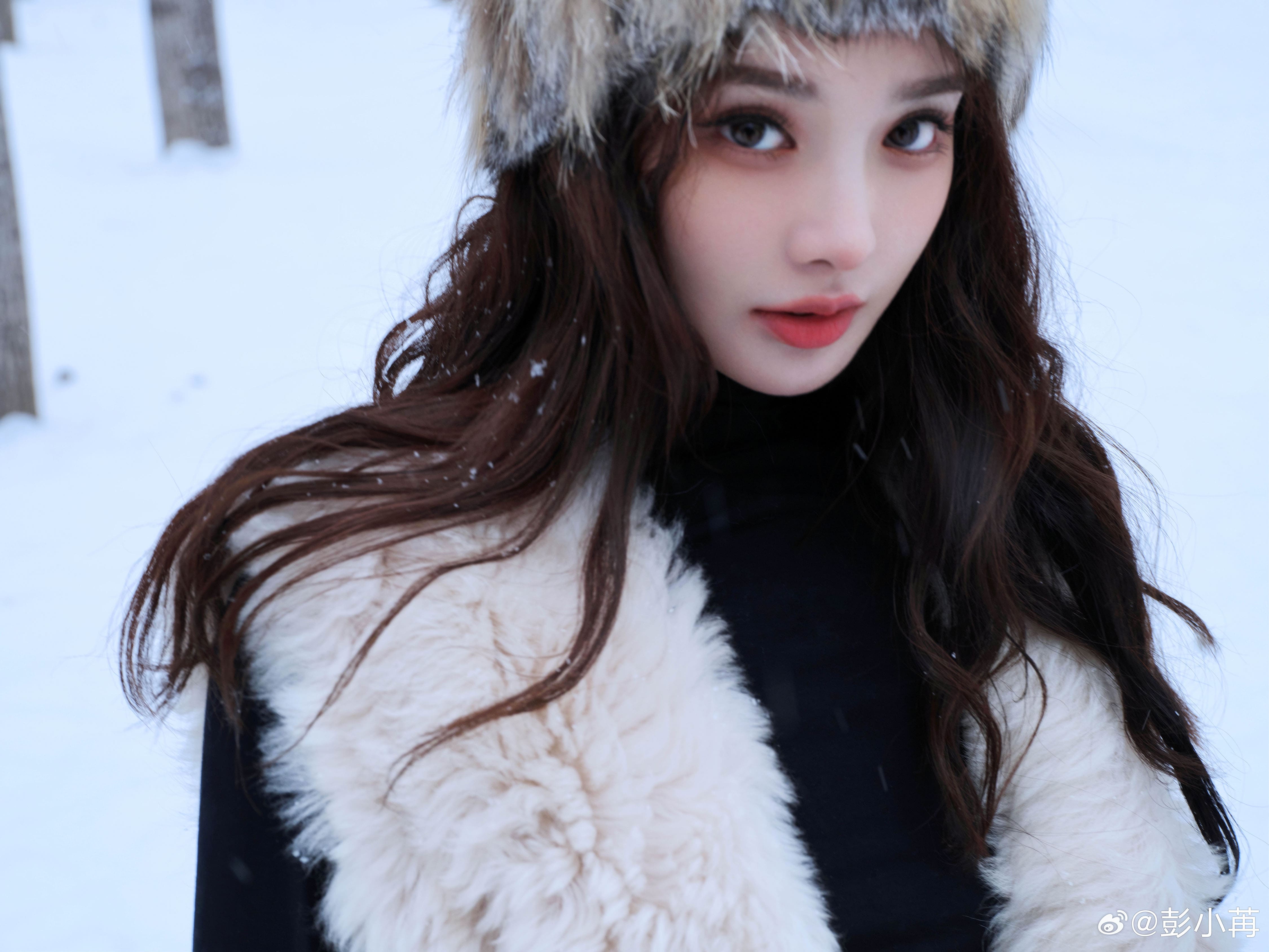 雪景和冬至冷萃妝更配—彭小苒[高清套圖]-第1章-图片1